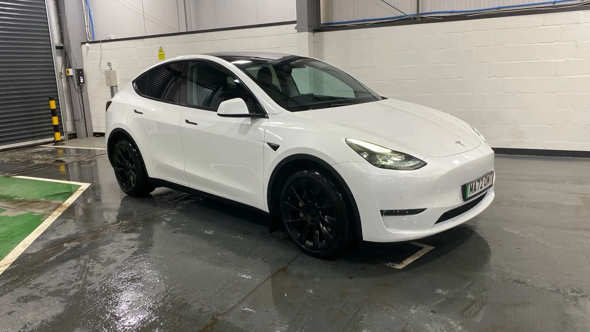 A 2022 TESLA MODEL Y Long Range AWD Auto A 2022 TESLA MODEL Y Long Range AWD Auto