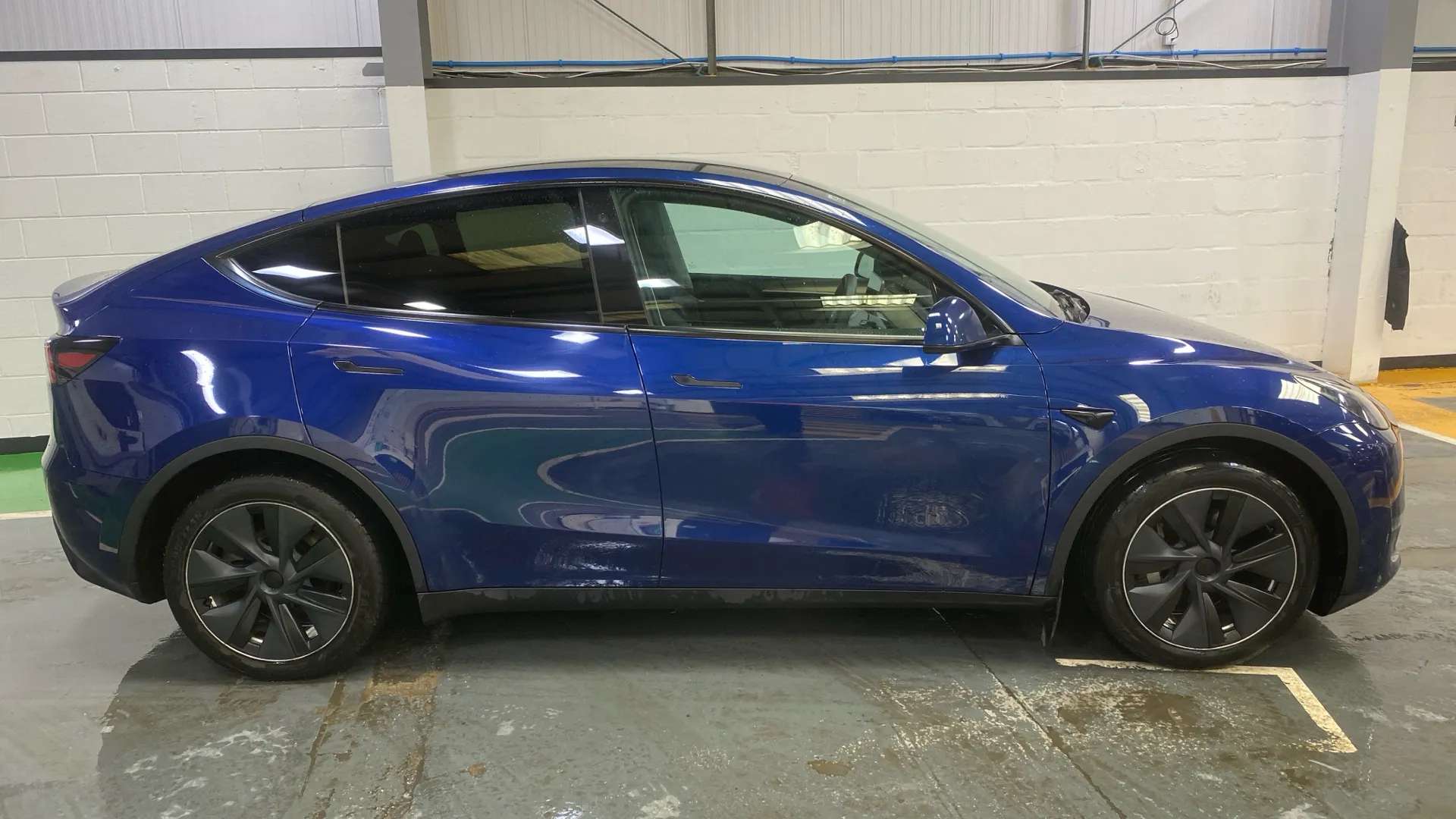 A 2023 TESLA MODEL Y Long Range AWD Auto A 2023 TESLA MODEL Y Long Range AWD Auto