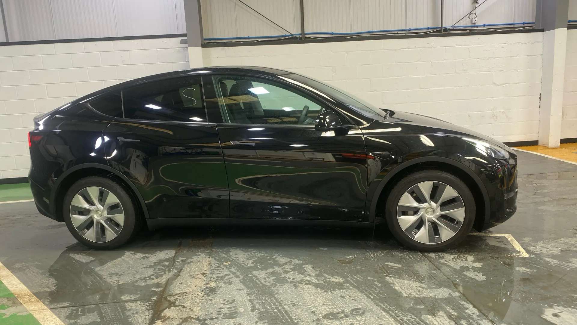 A 2023 TESLA MODEL Y Long Range AWD Auto A 2023 TESLA MODEL Y Long Range AWD Auto