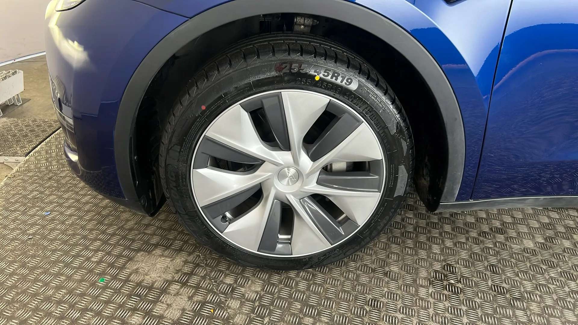 2023 TESLA MODEL Y 2023 TESLA MODEL Y