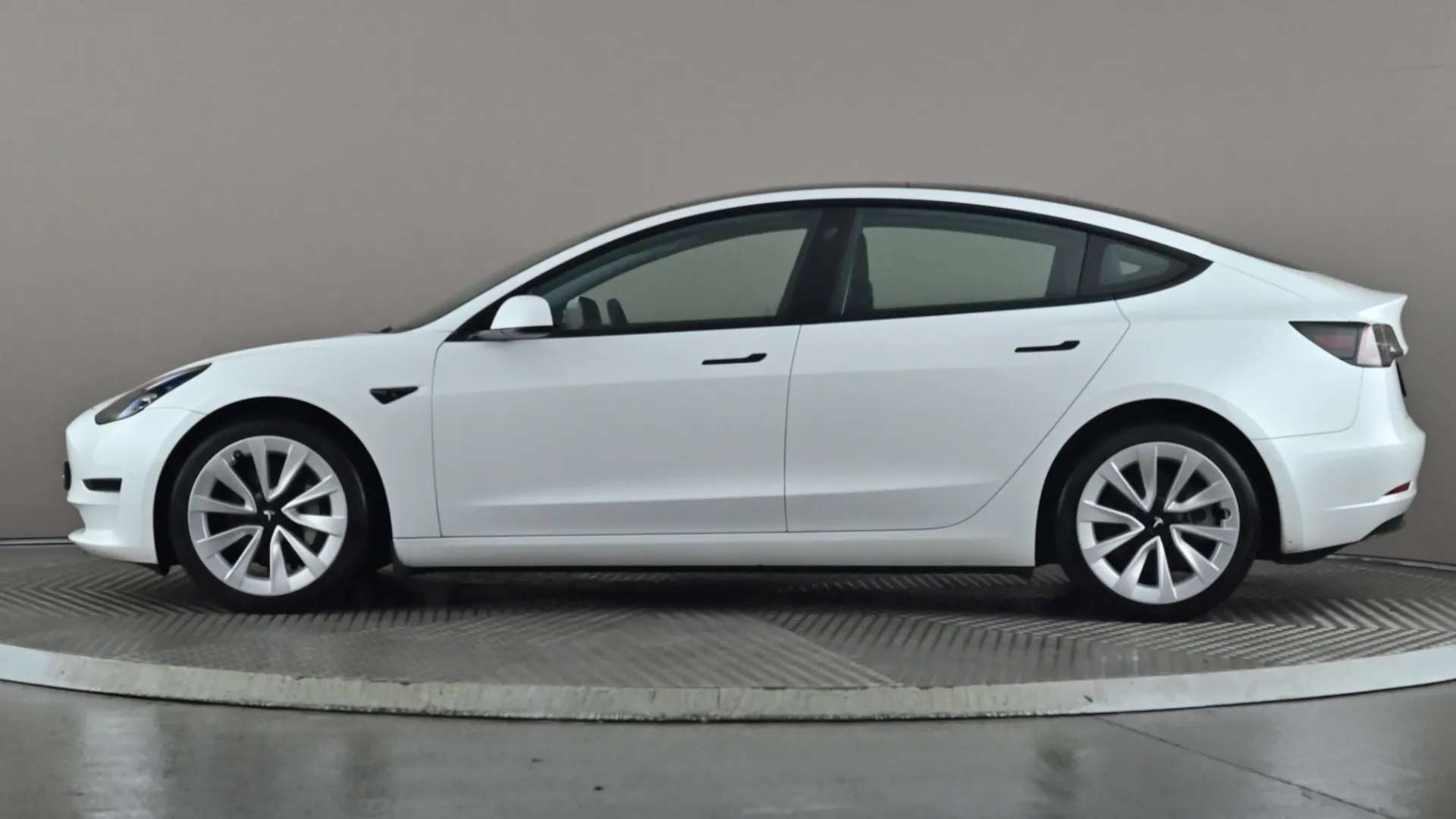 A 2021 TESLA MODEL 3 Long Range AWD Auto A 2021 TESLA MODEL 3 Long Range AWD Auto