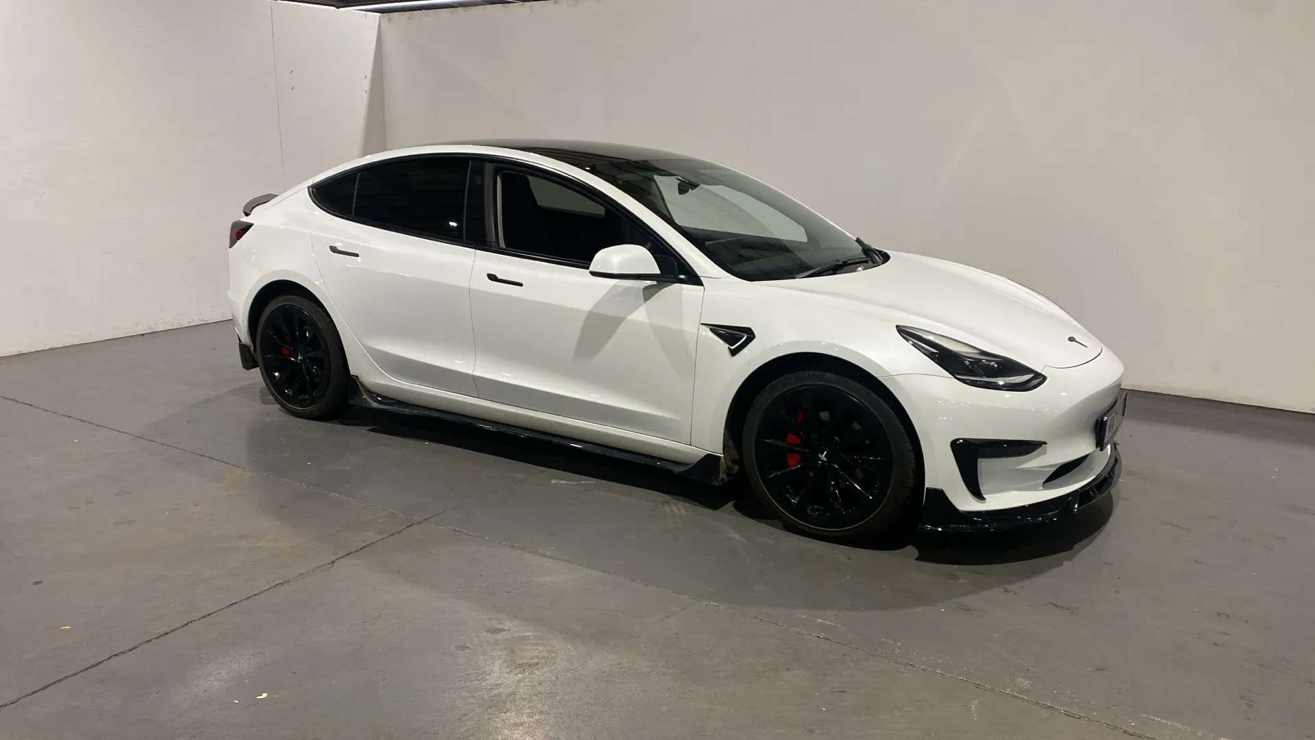 A 2021 TESLA MODEL 3 Long Range AWD Auto A 2021 TESLA MODEL 3 Long Range AWD Auto