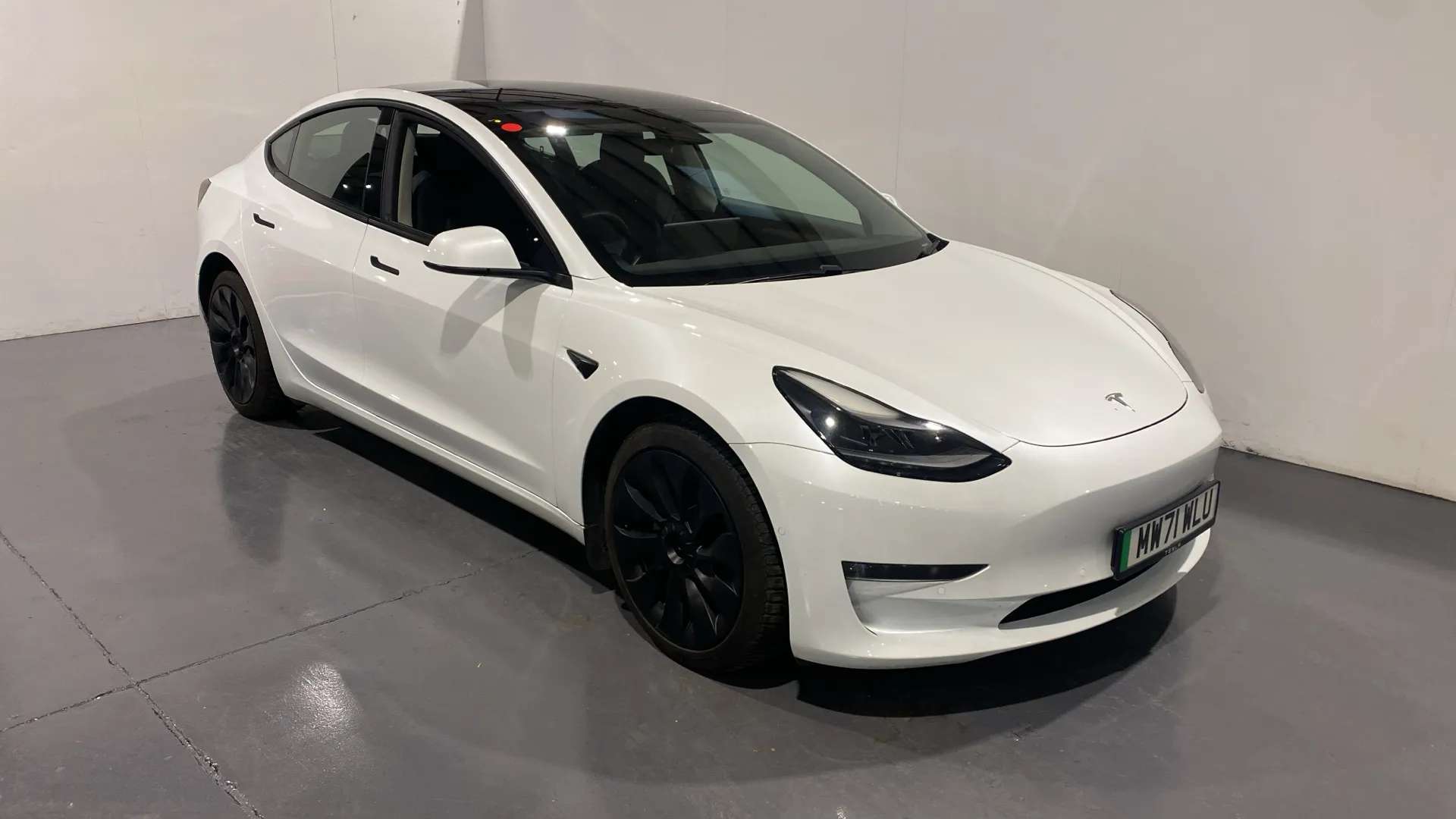 A 2021 TESLA MODEL 3 Long Range AWD Auto A 2021 TESLA MODEL 3 Long Range AWD Auto