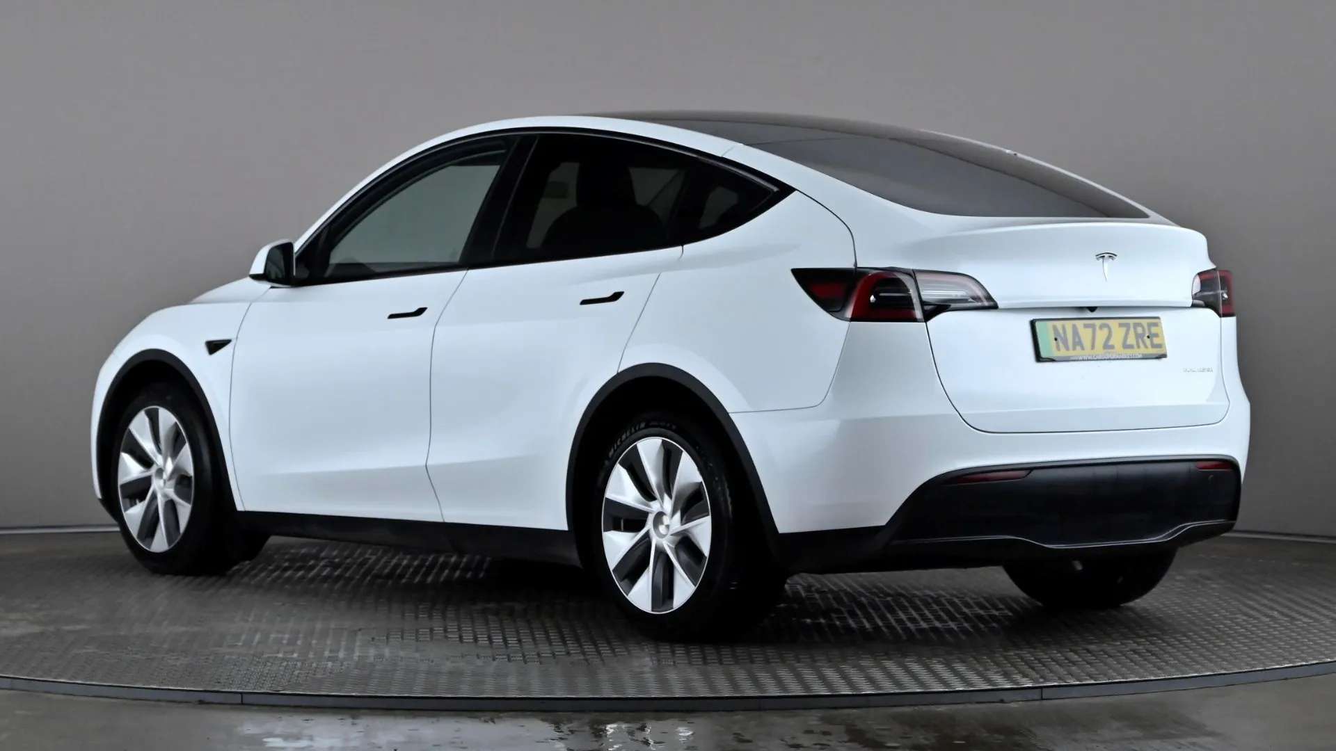 A 2022 TESLA MODEL Y Long Range AWD Auto A 2022 TESLA MODEL Y Long Range AWD Auto