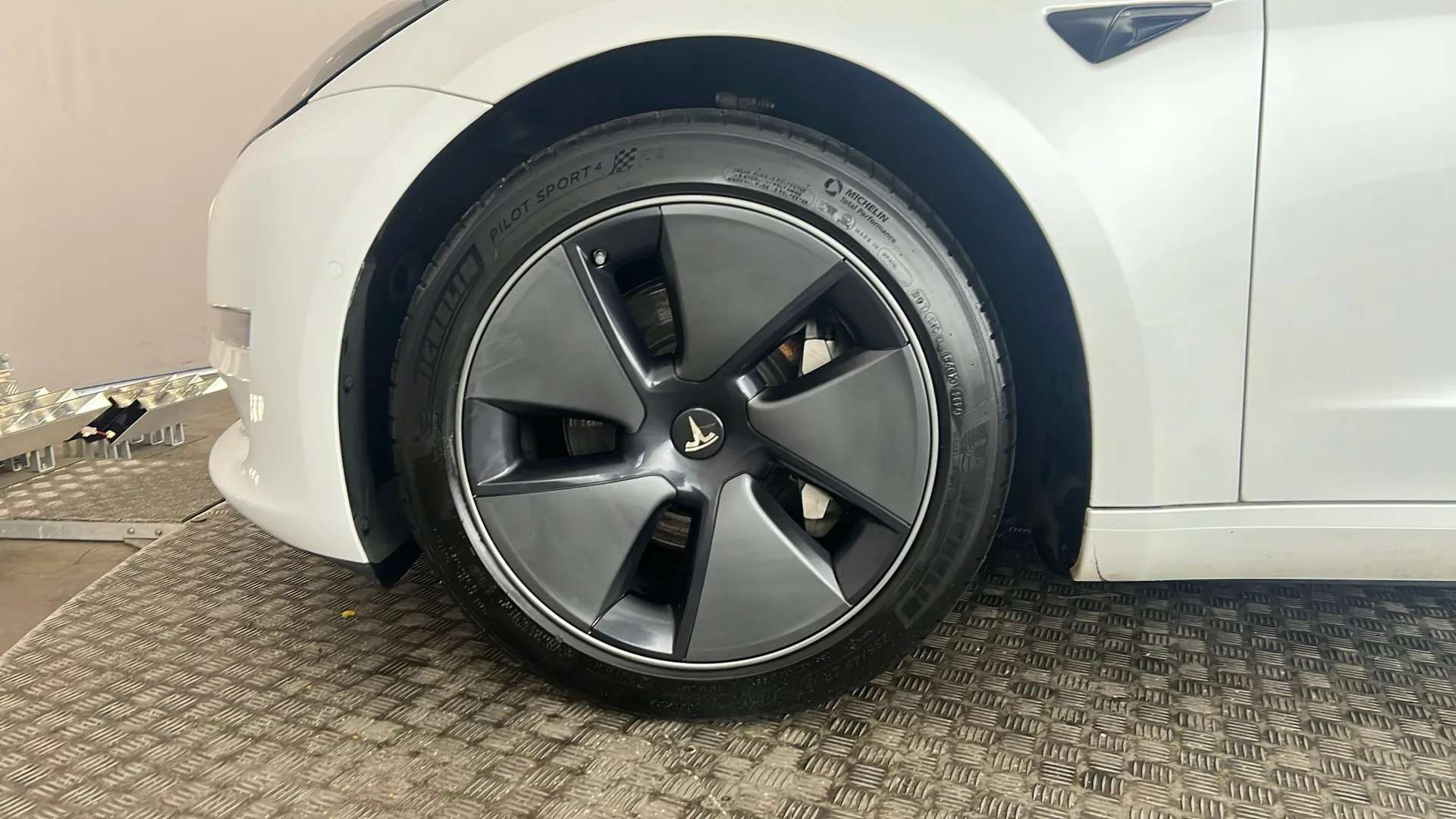 2021 TESLA MODEL 3 2021 TESLA MODEL 3