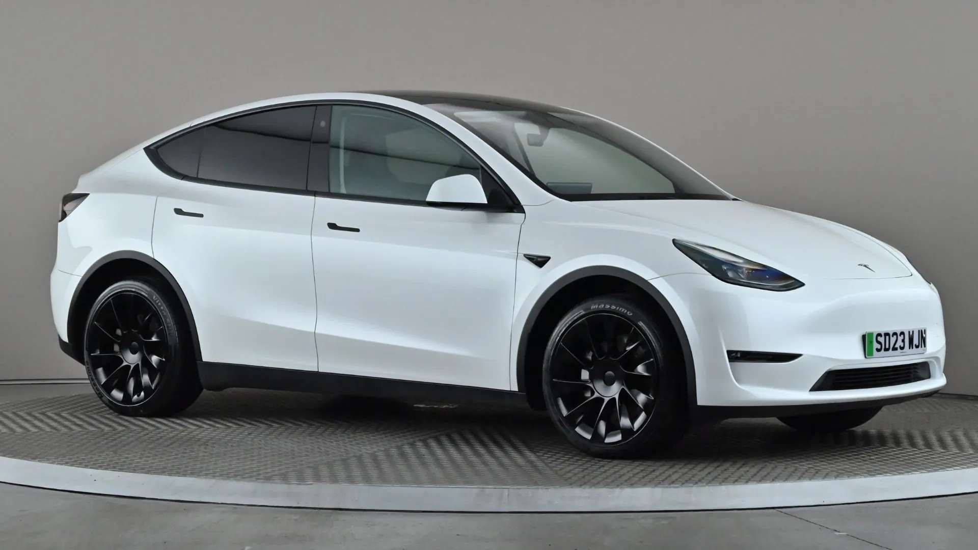 A 2023 TESLA MODEL Y Long Range AWD Auto A 2023 TESLA MODEL Y Long Range AWD Auto