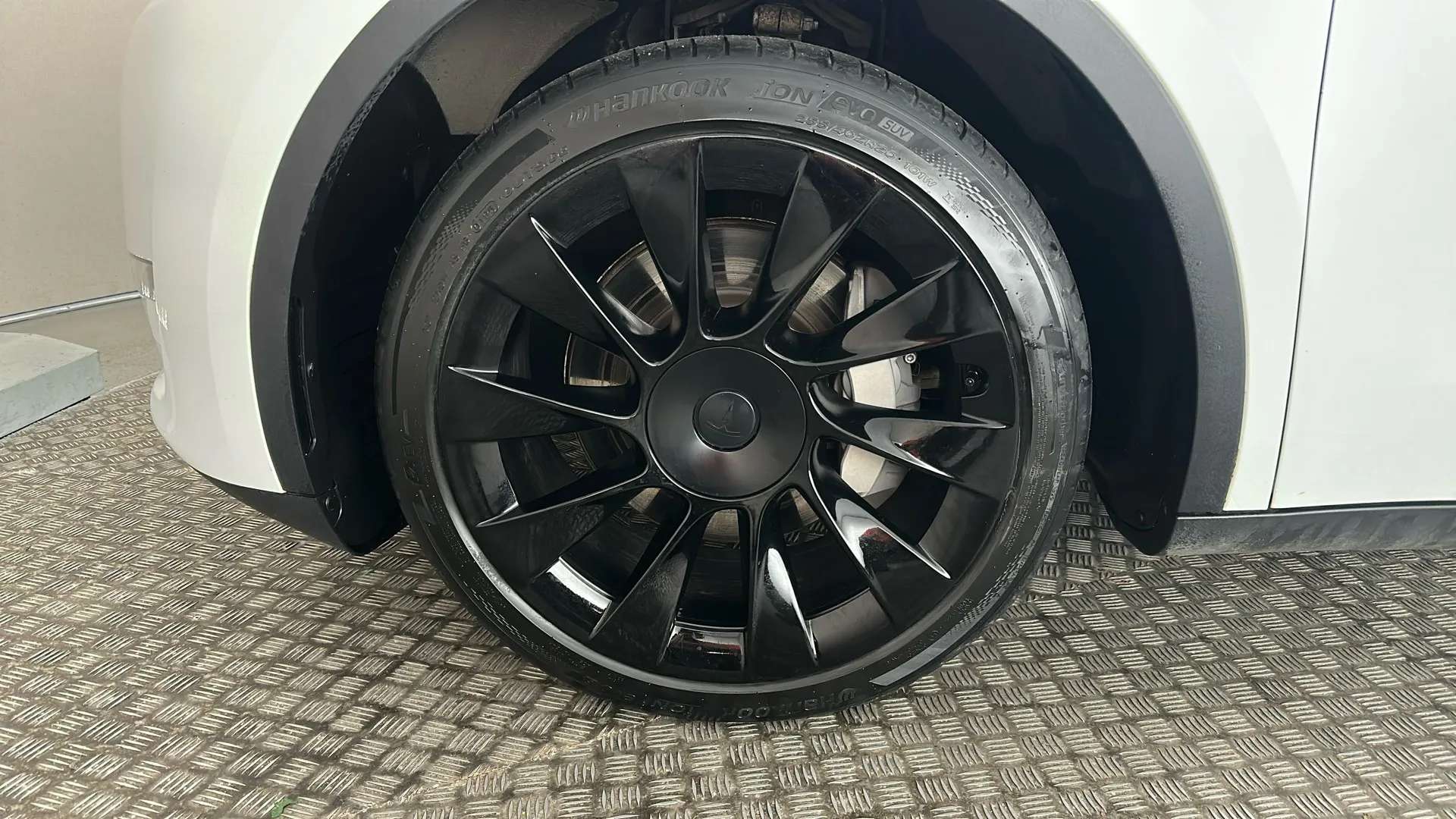 2023 TESLA MODEL Y 2023 TESLA MODEL Y