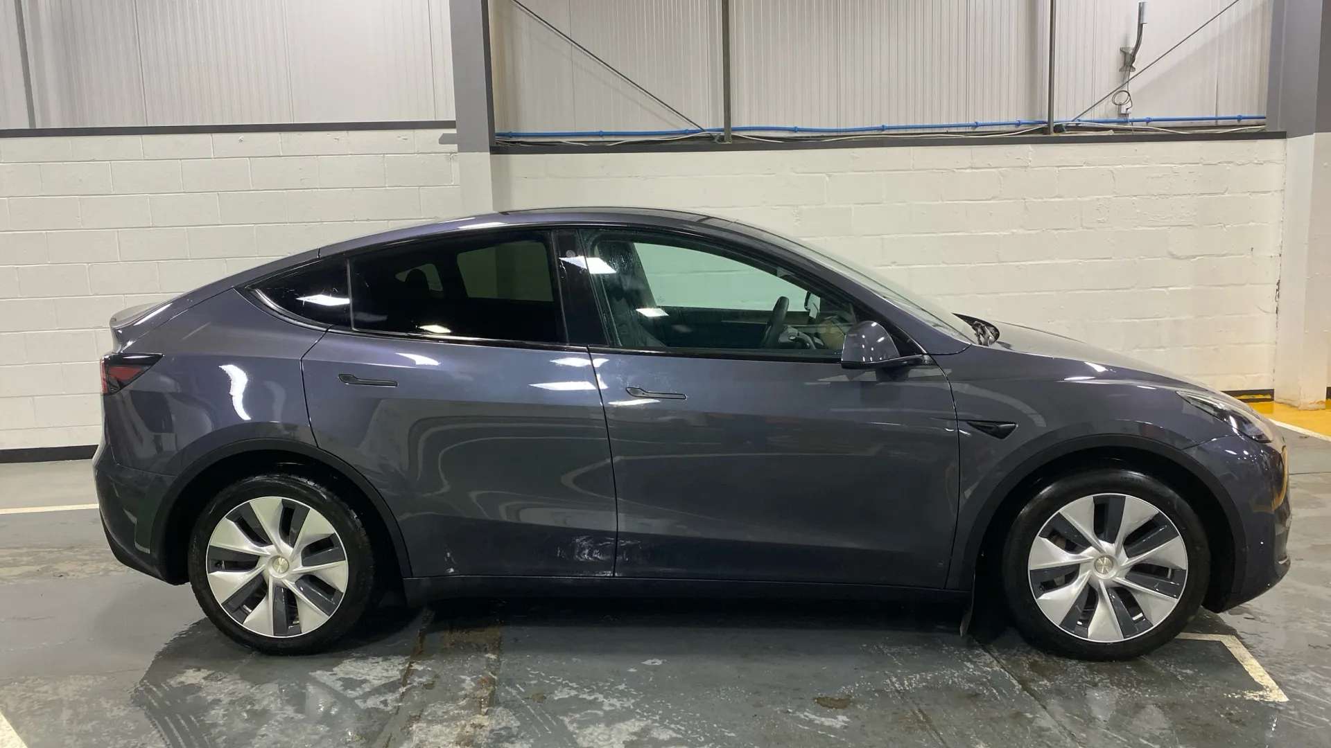 A 2022 TESLA MODEL Y Long Range AWD Auto A 2022 TESLA MODEL Y Long Range AWD Auto