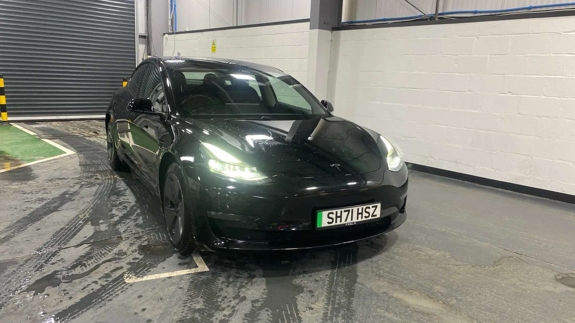 A 2021 TESLA MODEL 3 Long Range AWD Auto A 2021 TESLA MODEL 3 Long Range AWD Auto