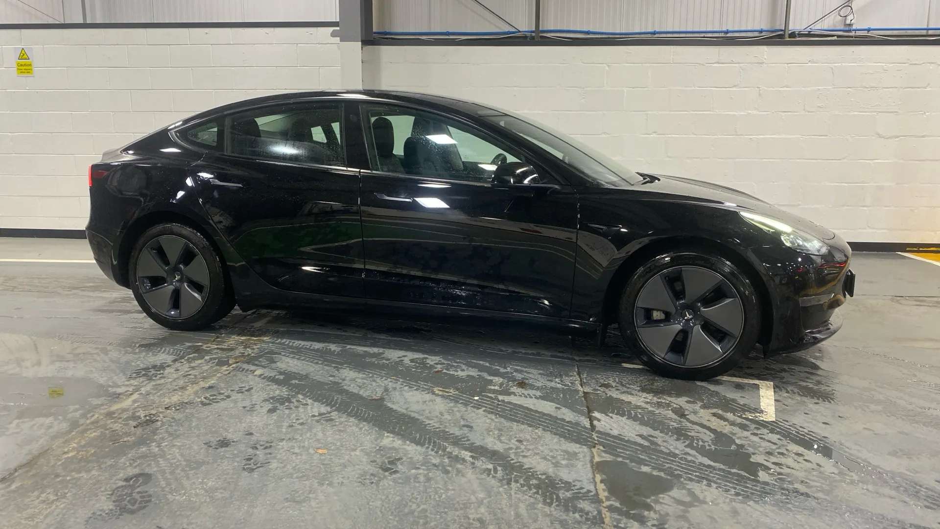 A 2021 TESLA MODEL 3 Long Range AWD Auto A 2021 TESLA MODEL 3 Long Range AWD Auto