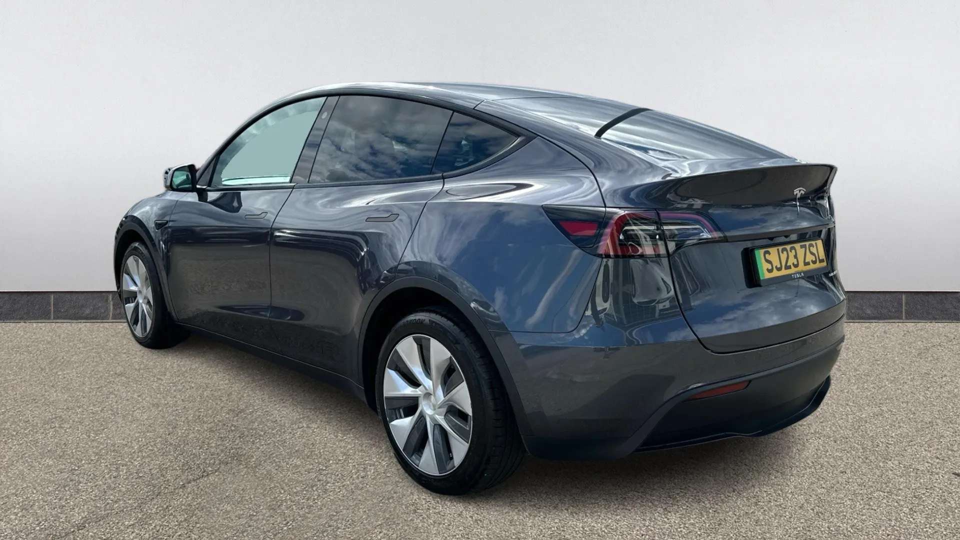 A 2023 TESLA MODEL Y Long Range AWD Auto A 2023 TESLA MODEL Y Long Range AWD Auto