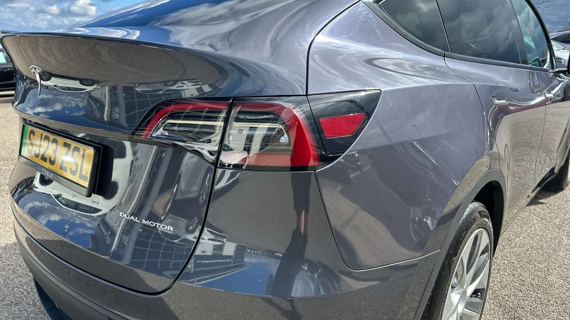 2023 TESLA MODEL Y 2023 TESLA MODEL Y