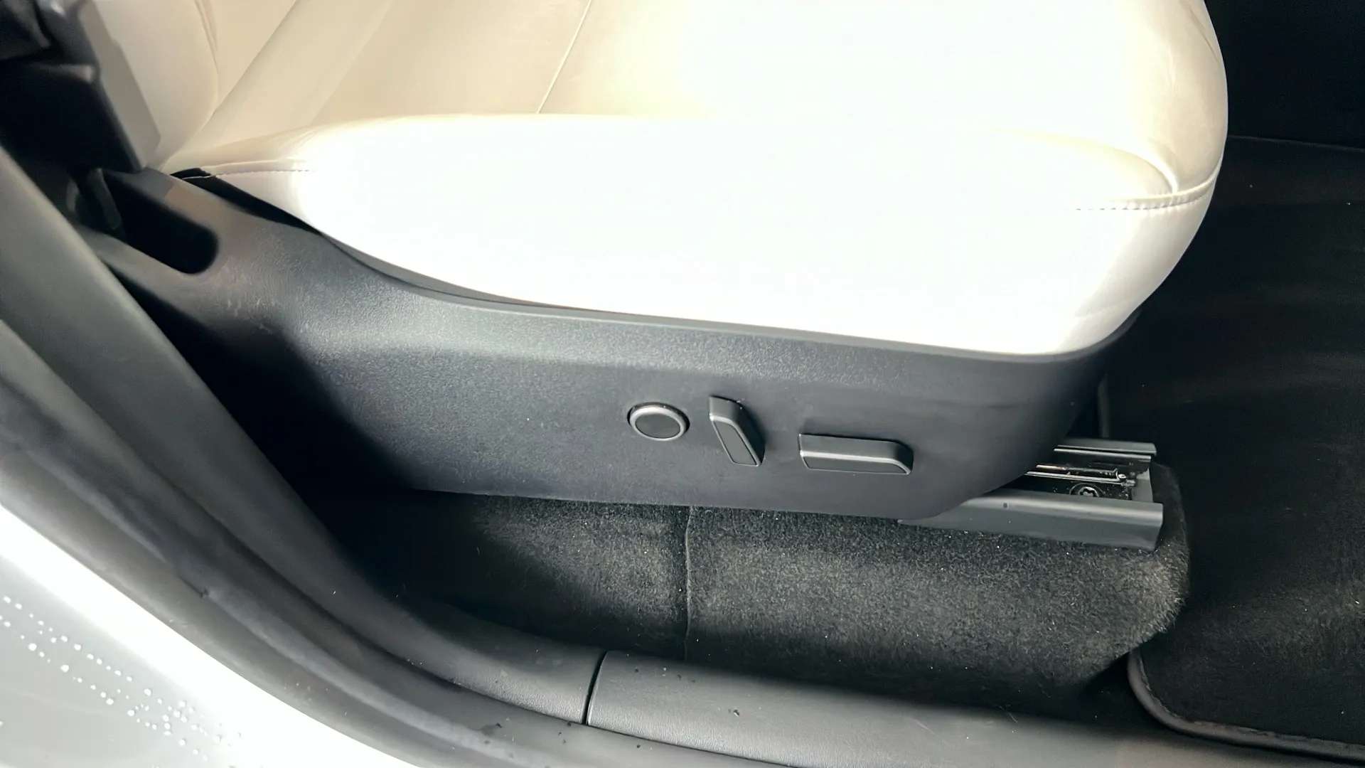 2023 TESLA MODEL Y 2023 TESLA MODEL Y