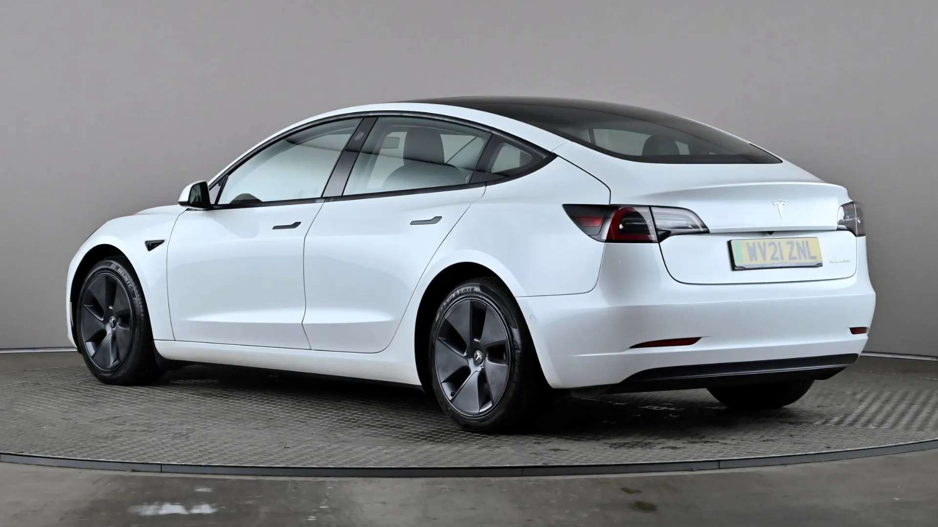 A 2021 TESLA MODEL 3 Long Range AWD Auto A 2021 TESLA MODEL 3 Long Range AWD Auto