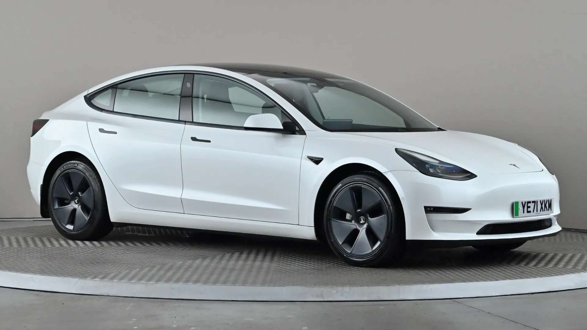 A 2021 TESLA MODEL 3 Long Range AWD Auto A 2021 TESLA MODEL 3 Long Range AWD Auto