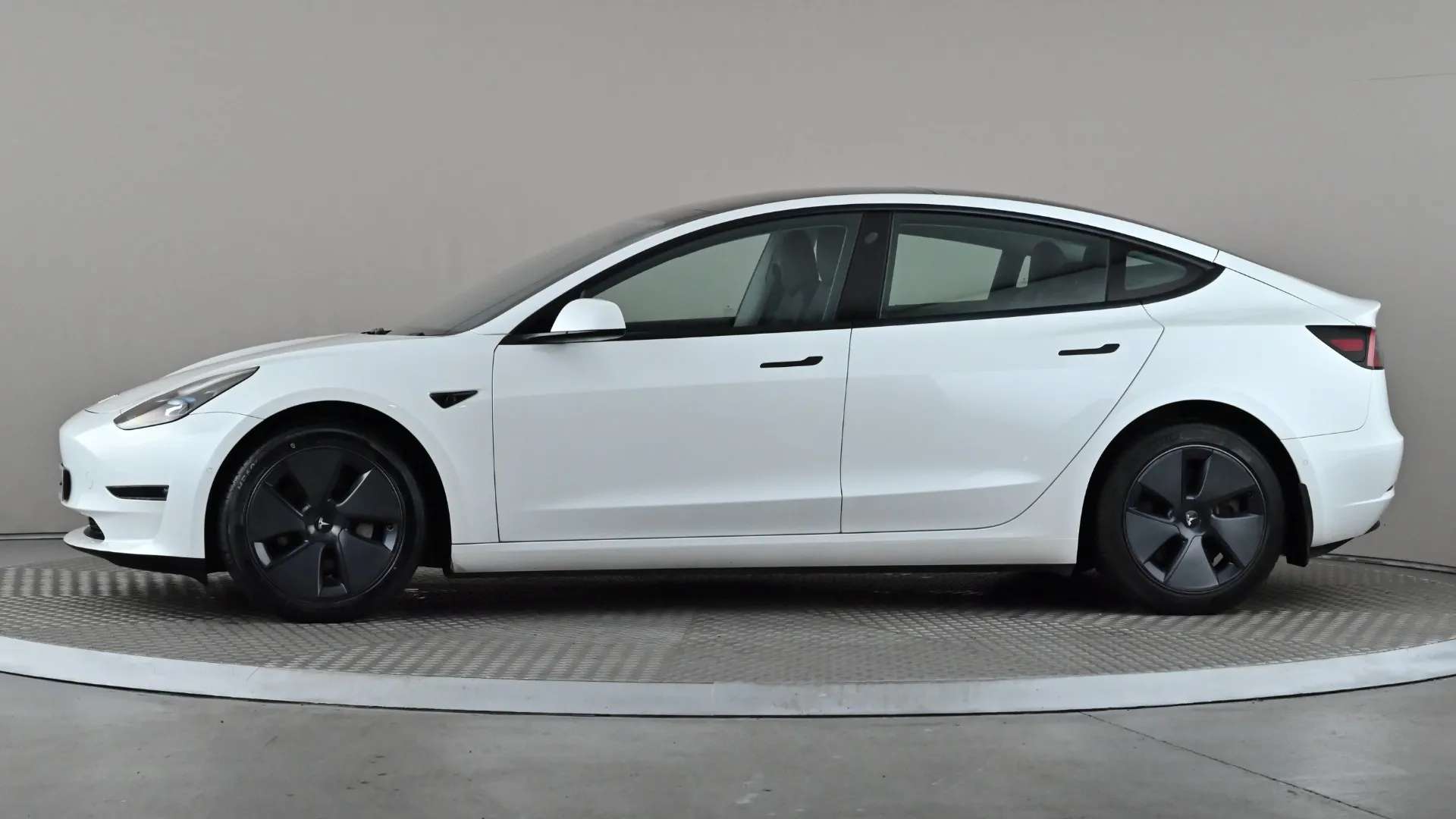 A 2021 TESLA MODEL 3 Long Range AWD Auto A 2021 TESLA MODEL 3 Long Range AWD Auto