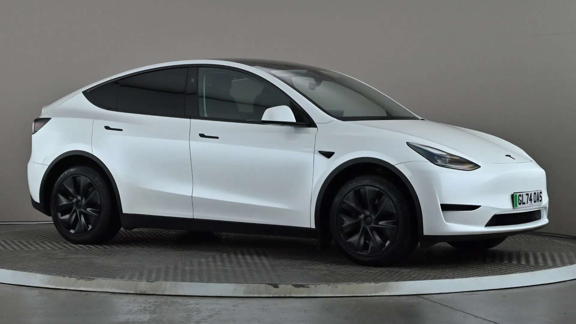 A 2024 TESLA MODEL Y Long Range RWD Auto A 2024 TESLA MODEL Y Long Range RWD Auto