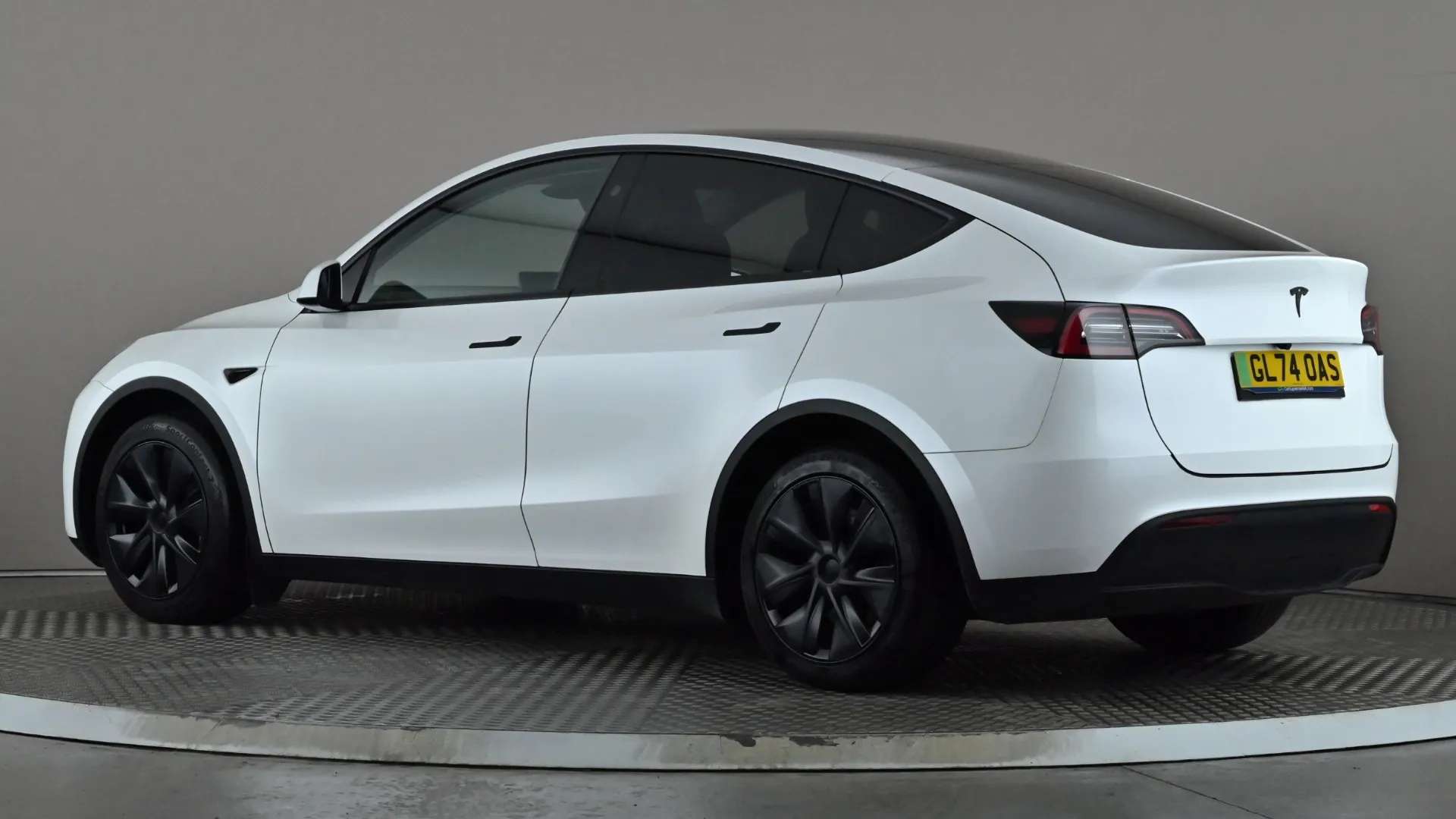 A 2024 TESLA MODEL Y Long Range RWD Auto A 2024 TESLA MODEL Y Long Range RWD Auto