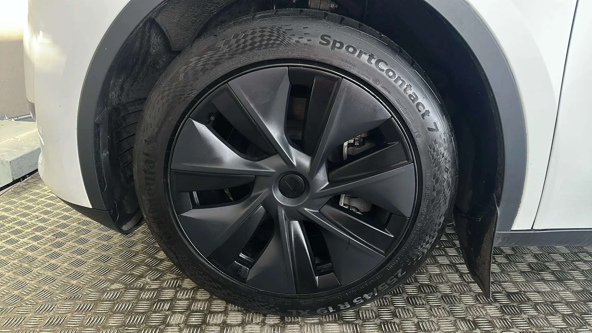2024 TESLA MODEL Y 2024 TESLA MODEL Y