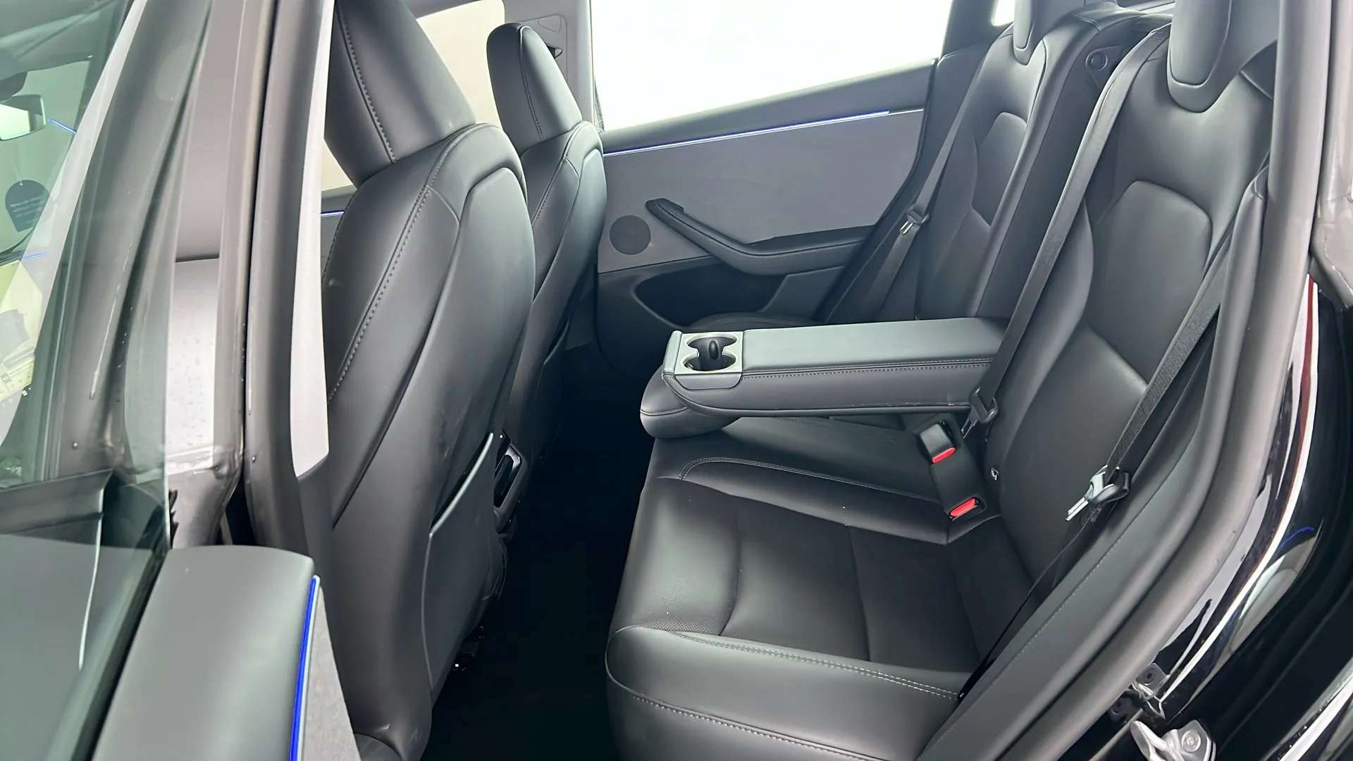 2025 TESLA MODEL 3 2025 TESLA MODEL 3