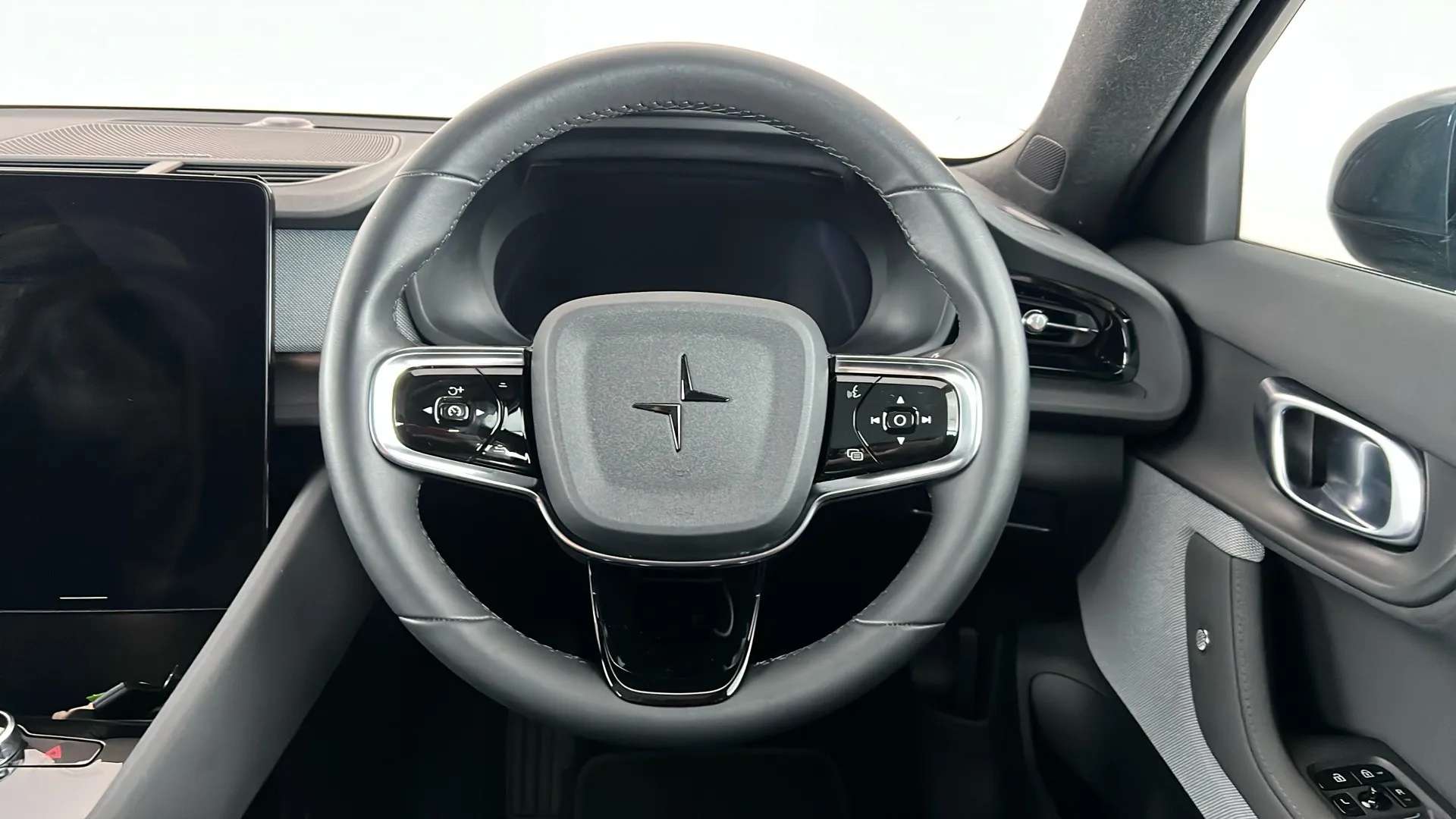 2023 POLESTAR 2 2023 POLESTAR 2