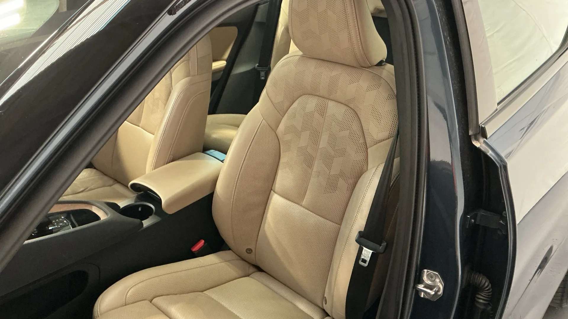 2021 POLESTAR 2 2021 POLESTAR 2