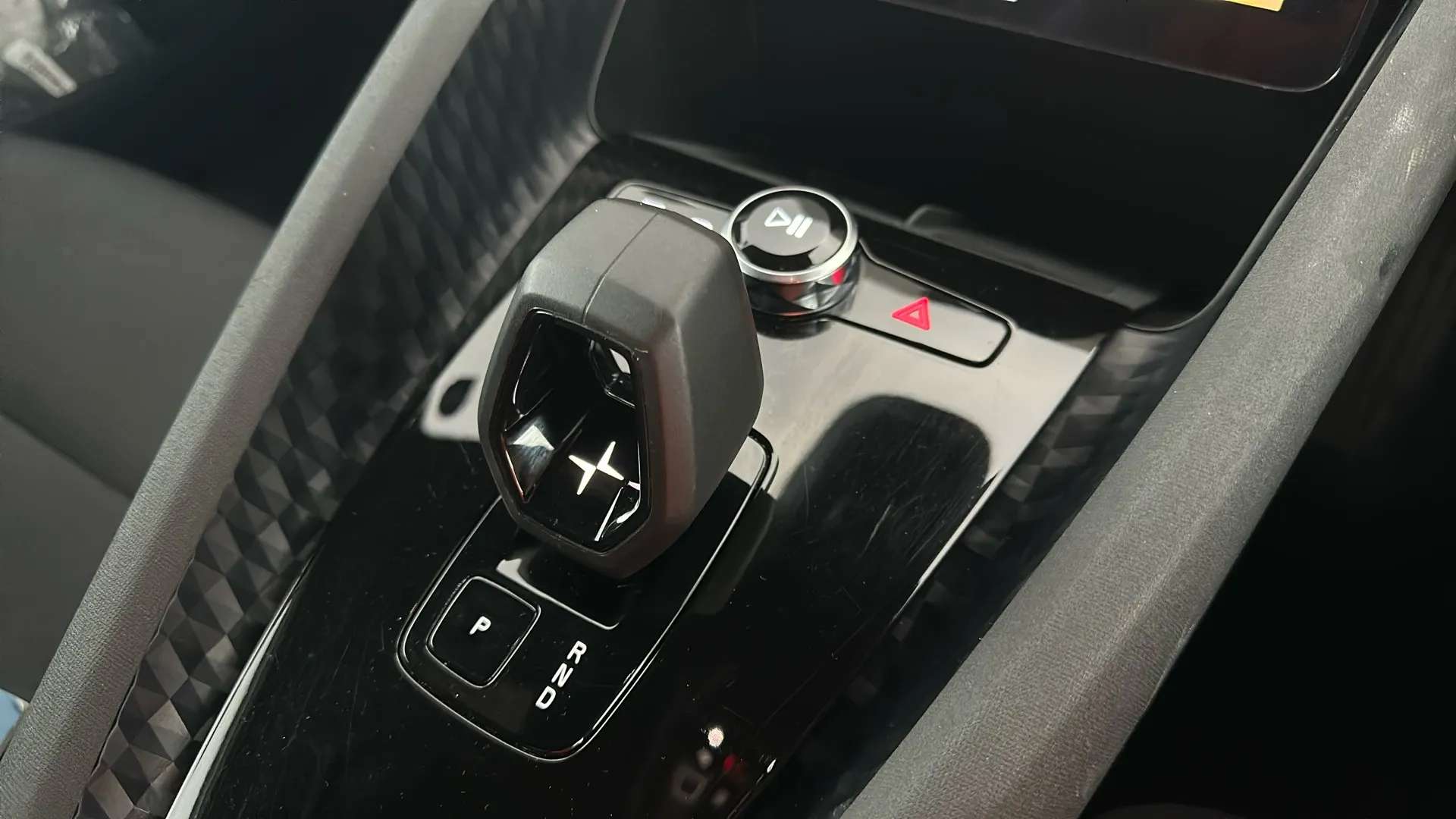 2023 POLESTAR 2 2023 POLESTAR 2