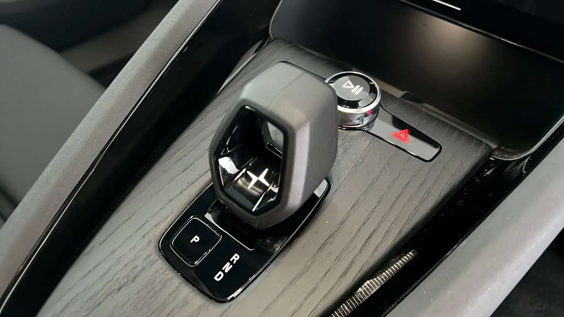 2025 POLESTAR 2 2025 POLESTAR 2