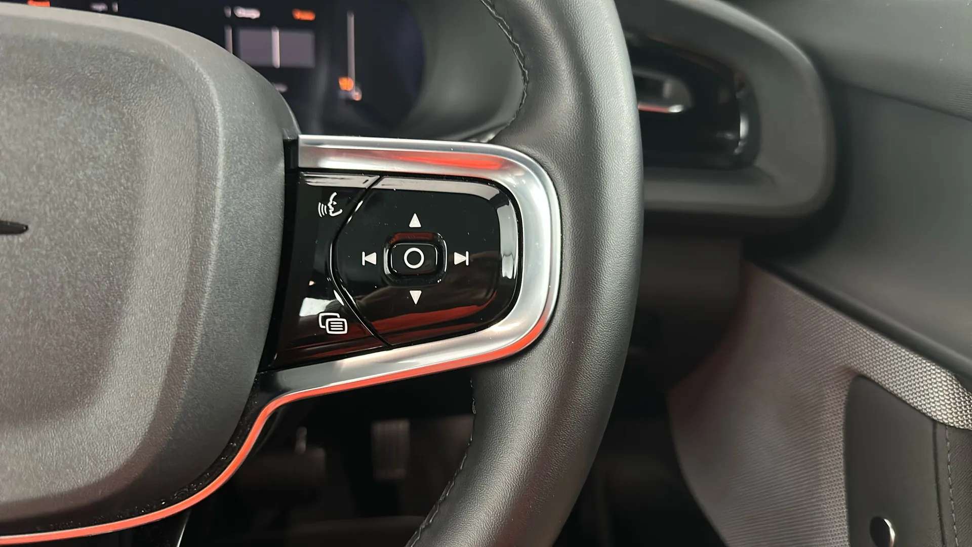 2025 POLESTAR 2 2025 POLESTAR 2