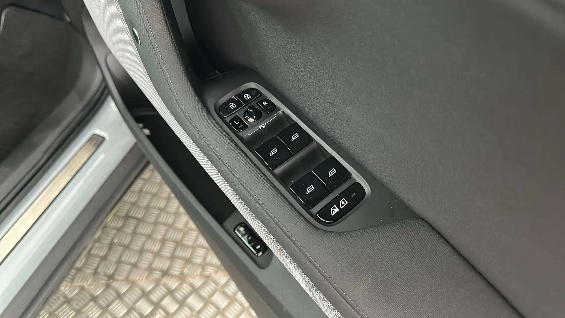 2025 POLESTAR 2 2025 POLESTAR 2
