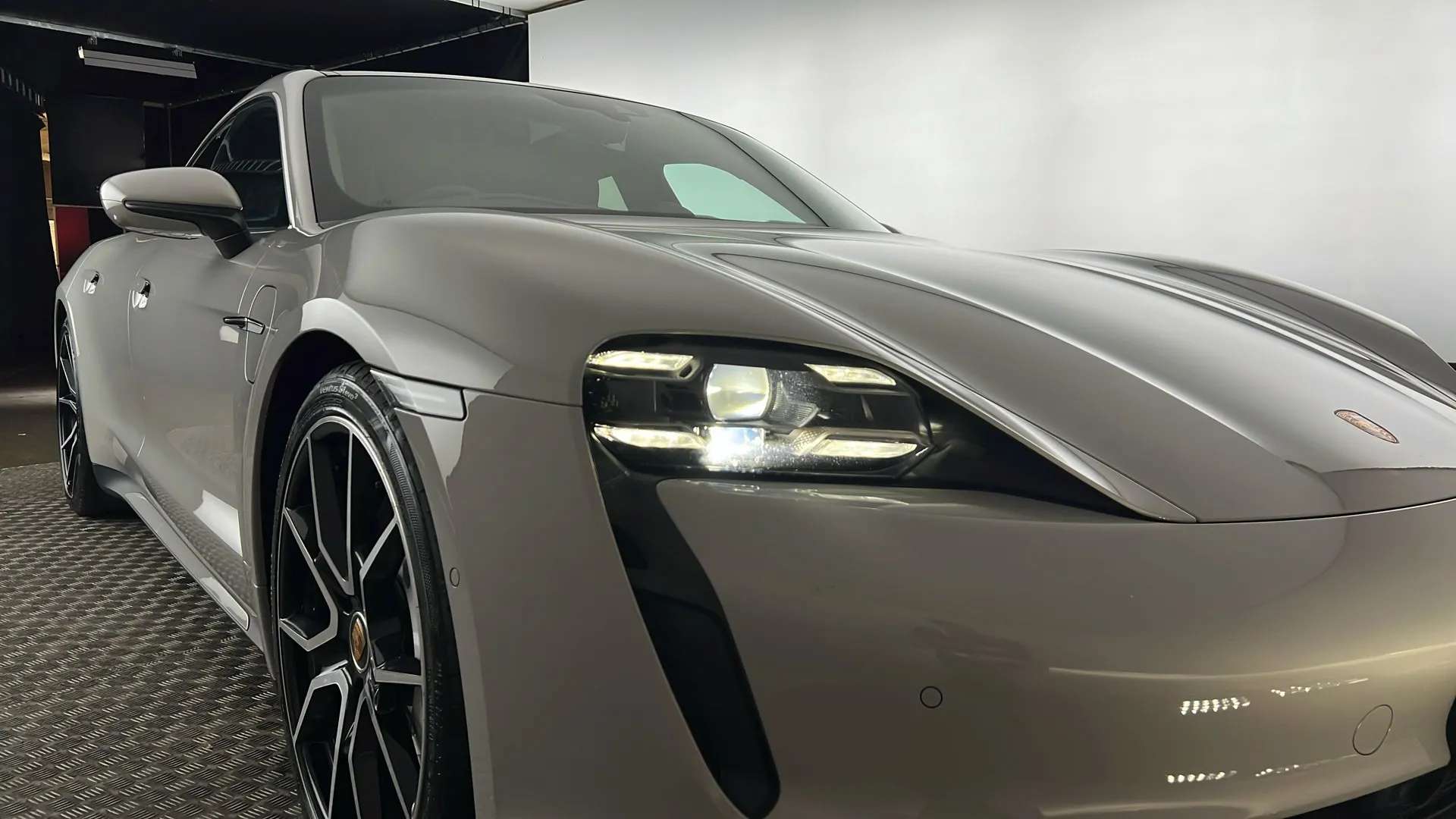 2023 PORSCHE TAYCAN 2023 PORSCHE TAYCAN