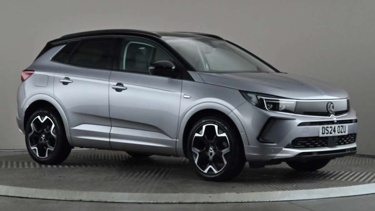 Check out this Vauxhall Grandland 2024 Petrol Manual