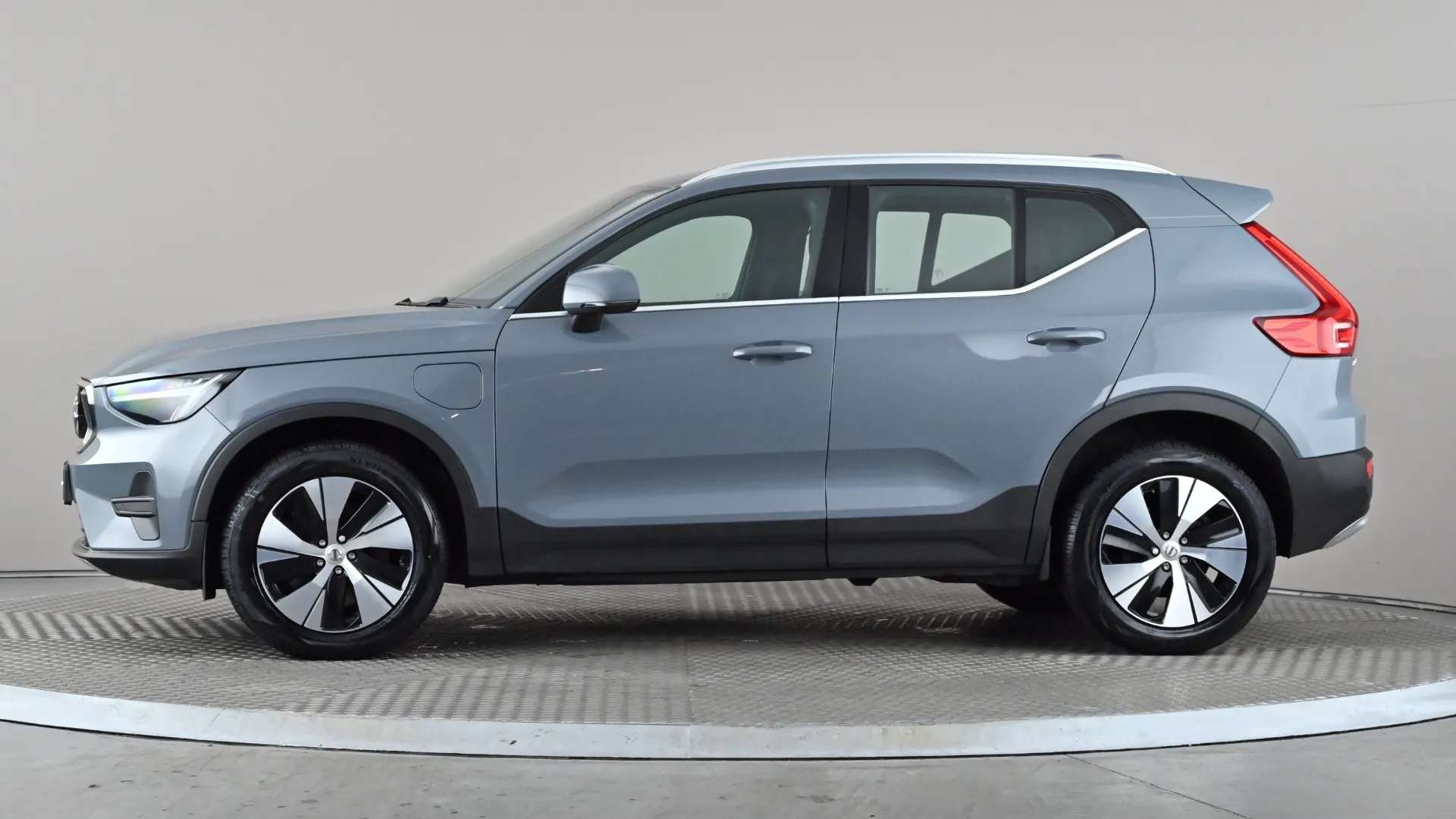 A 2023 VOLVO XC40 1.5 T4 Recharge PHEV Core Bright Auto A 2023 VOLVO XC40 1.5 T4 Recharge PHEV Core Bright Auto