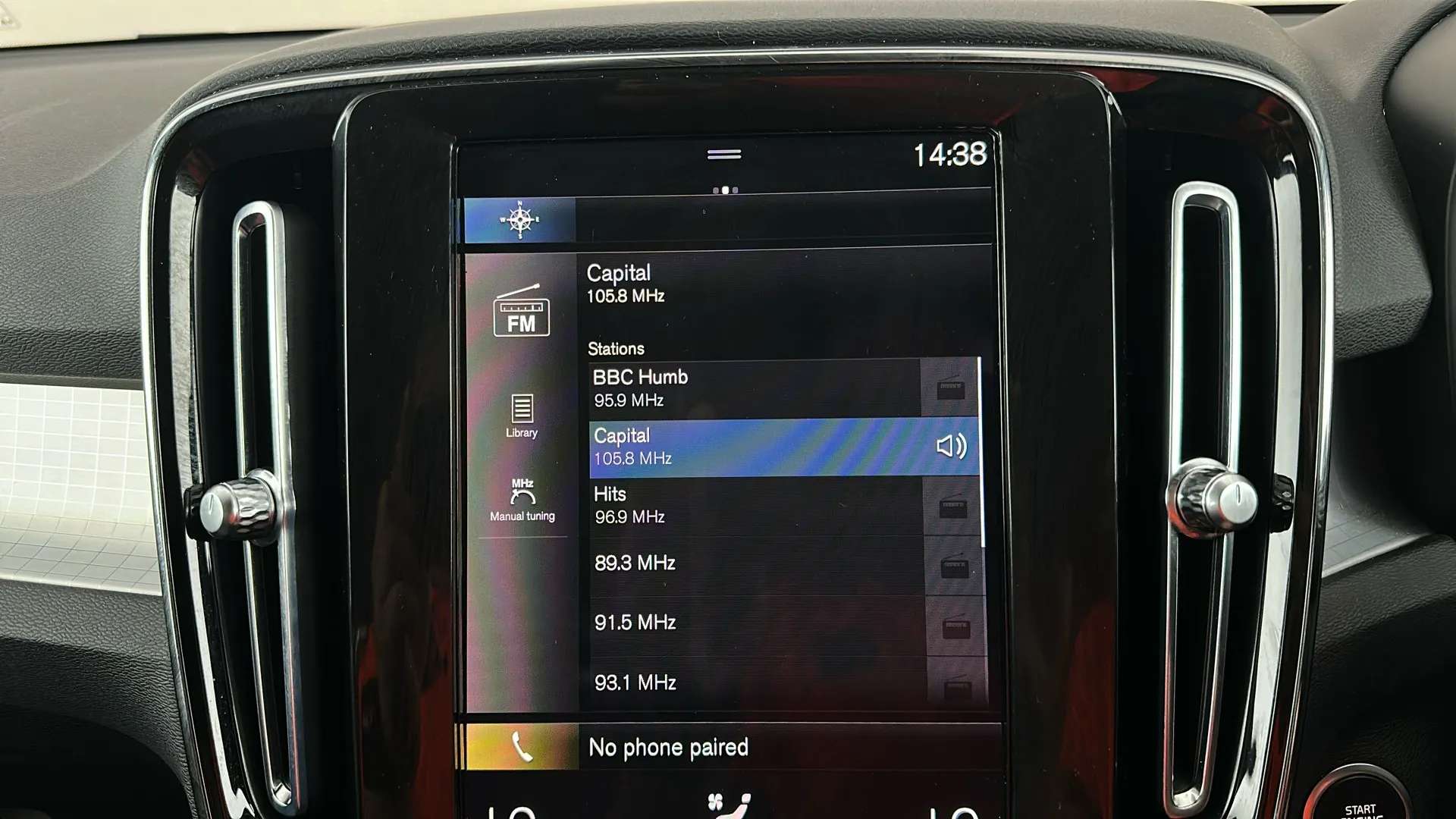 2023 VOLVO XC40 2023 VOLVO XC40