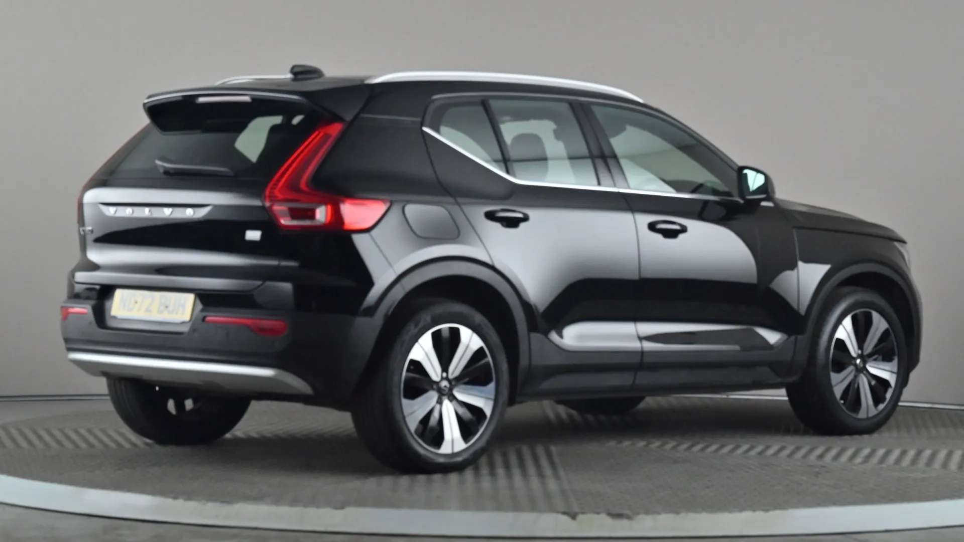2022 VOLVO XC40 2022 VOLVO XC40