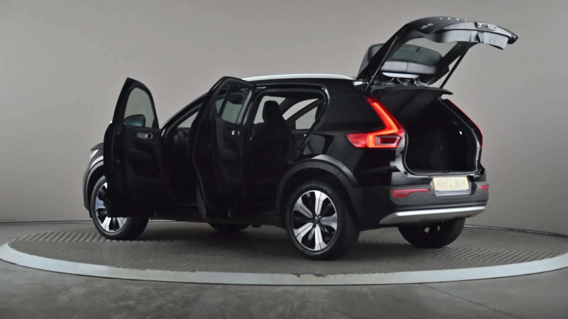 2022 VOLVO XC40 2022 VOLVO XC40