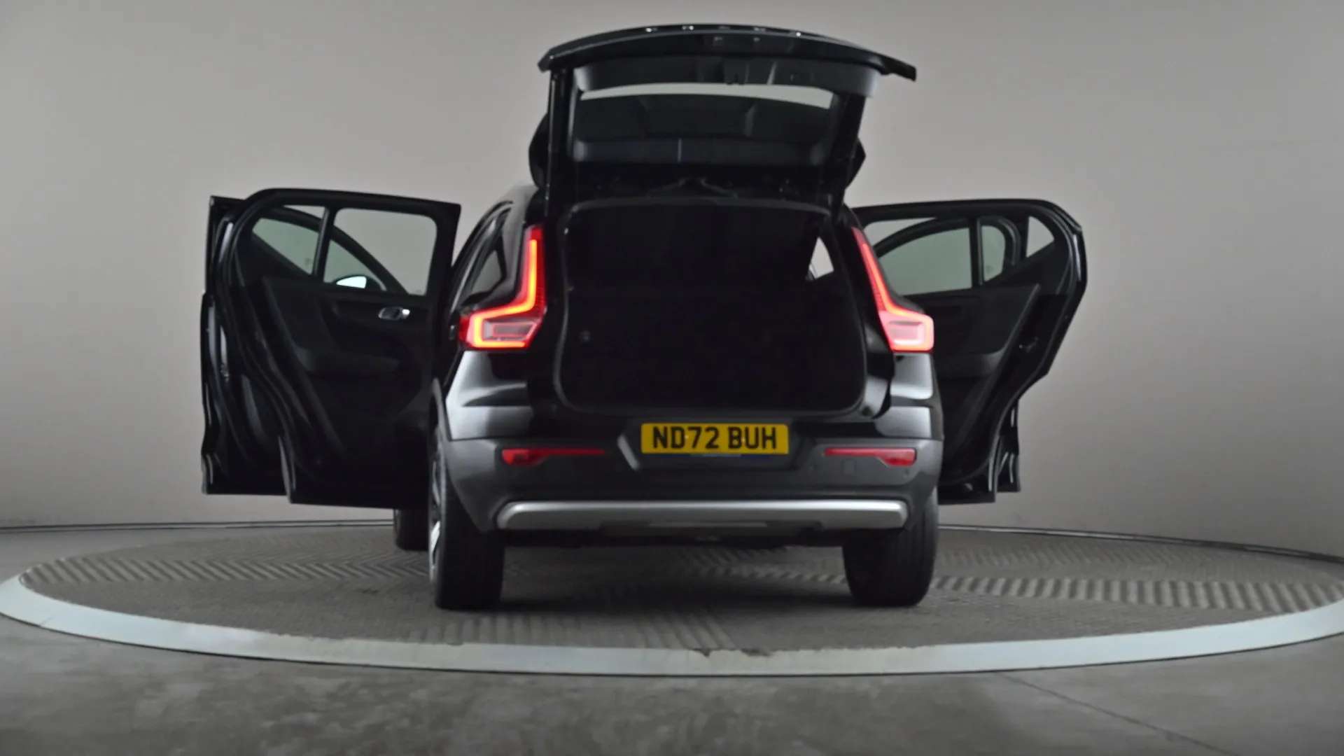2022 VOLVO XC40 2022 VOLVO XC40