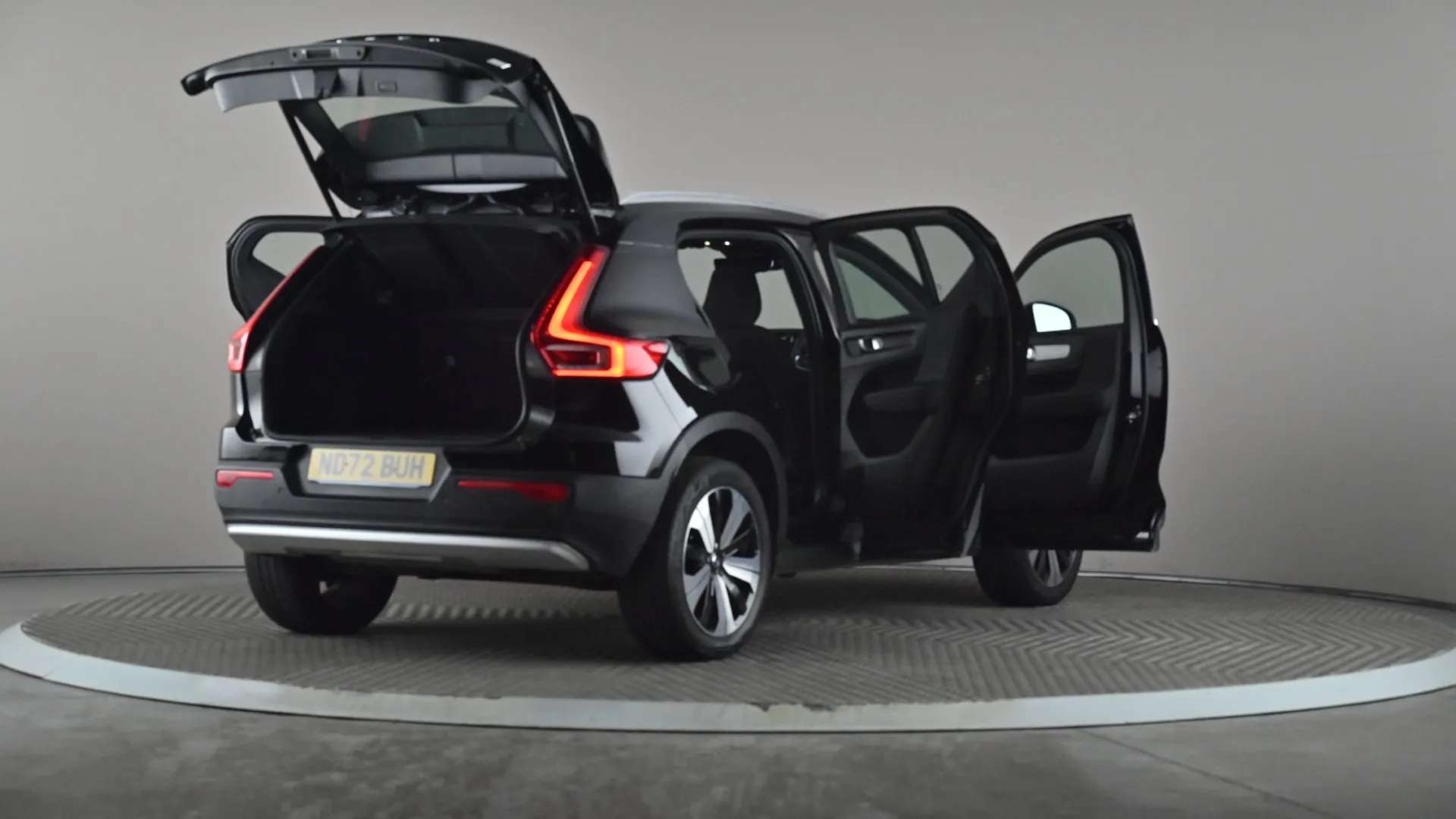 2022 VOLVO XC40 2022 VOLVO XC40