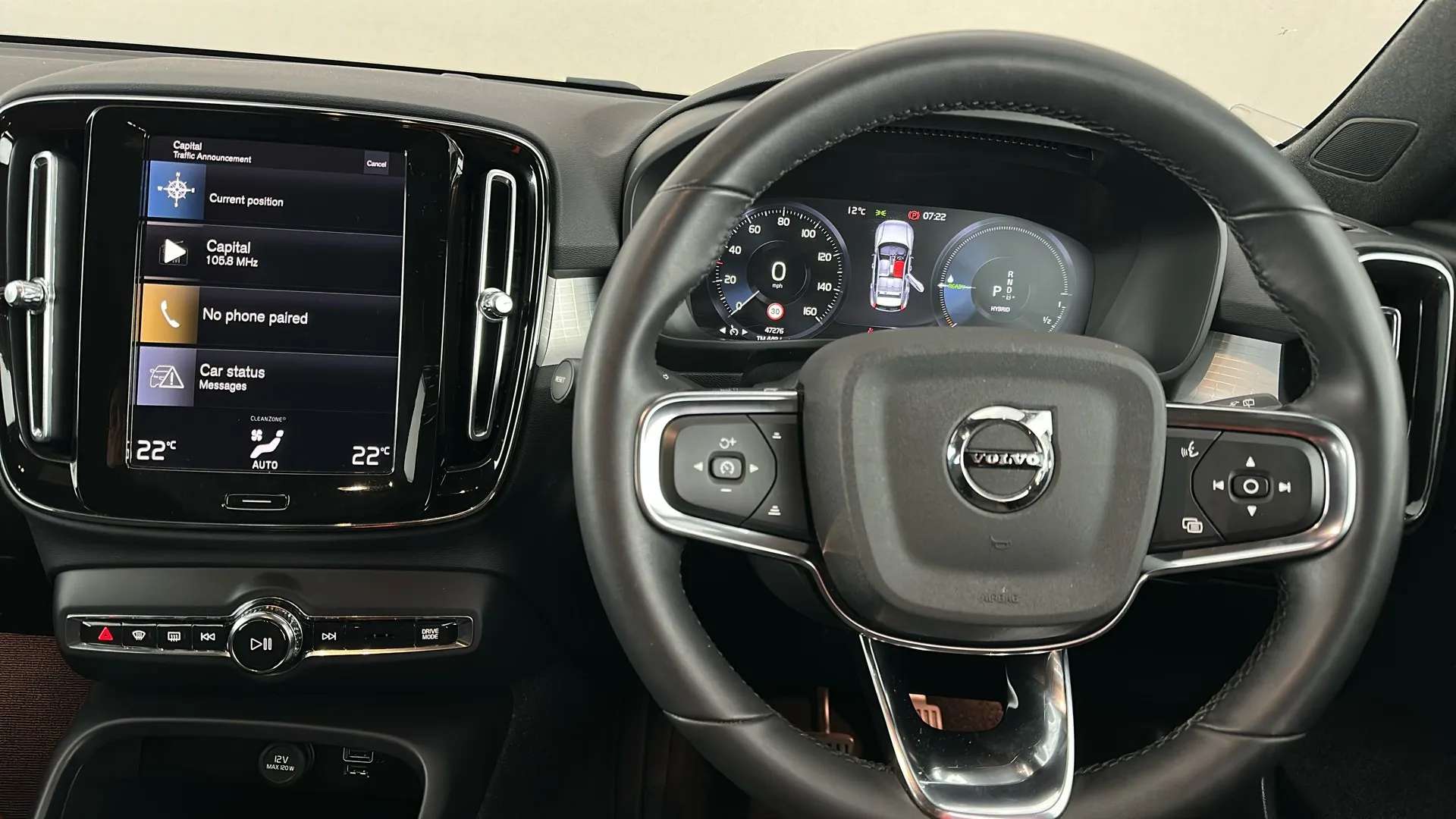 2022 VOLVO XC40 2022 VOLVO XC40