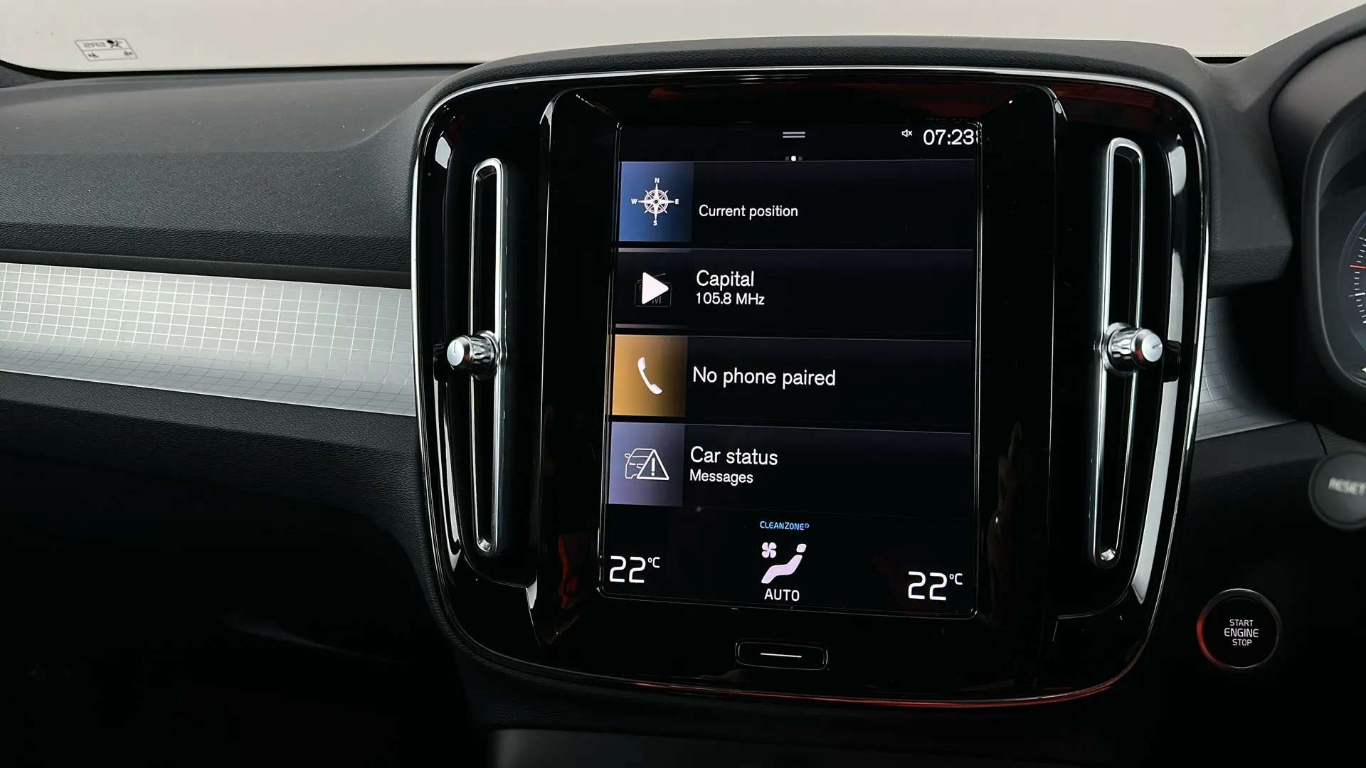 2022 VOLVO XC40 2022 VOLVO XC40