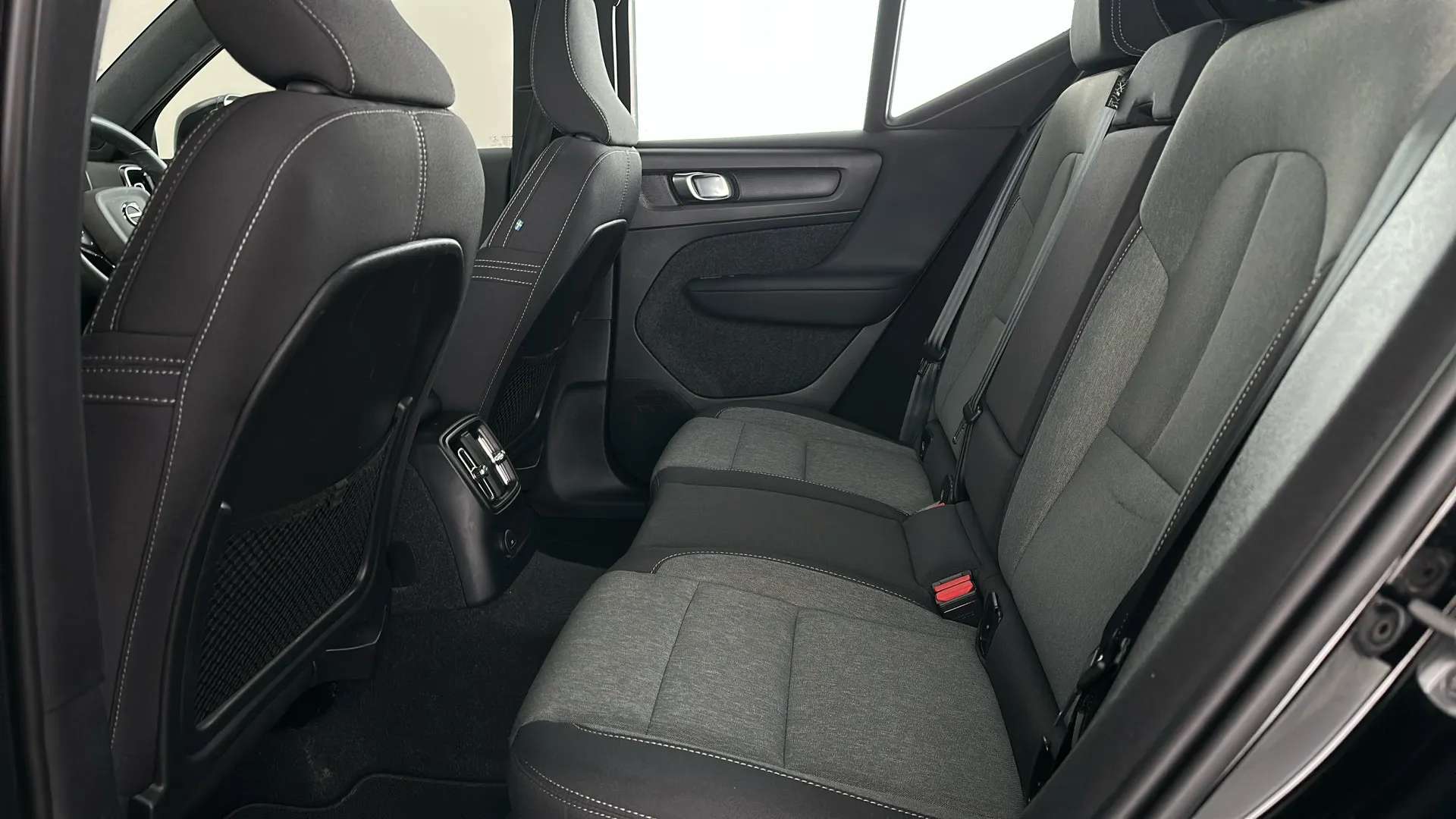 2022 VOLVO XC40 2022 VOLVO XC40