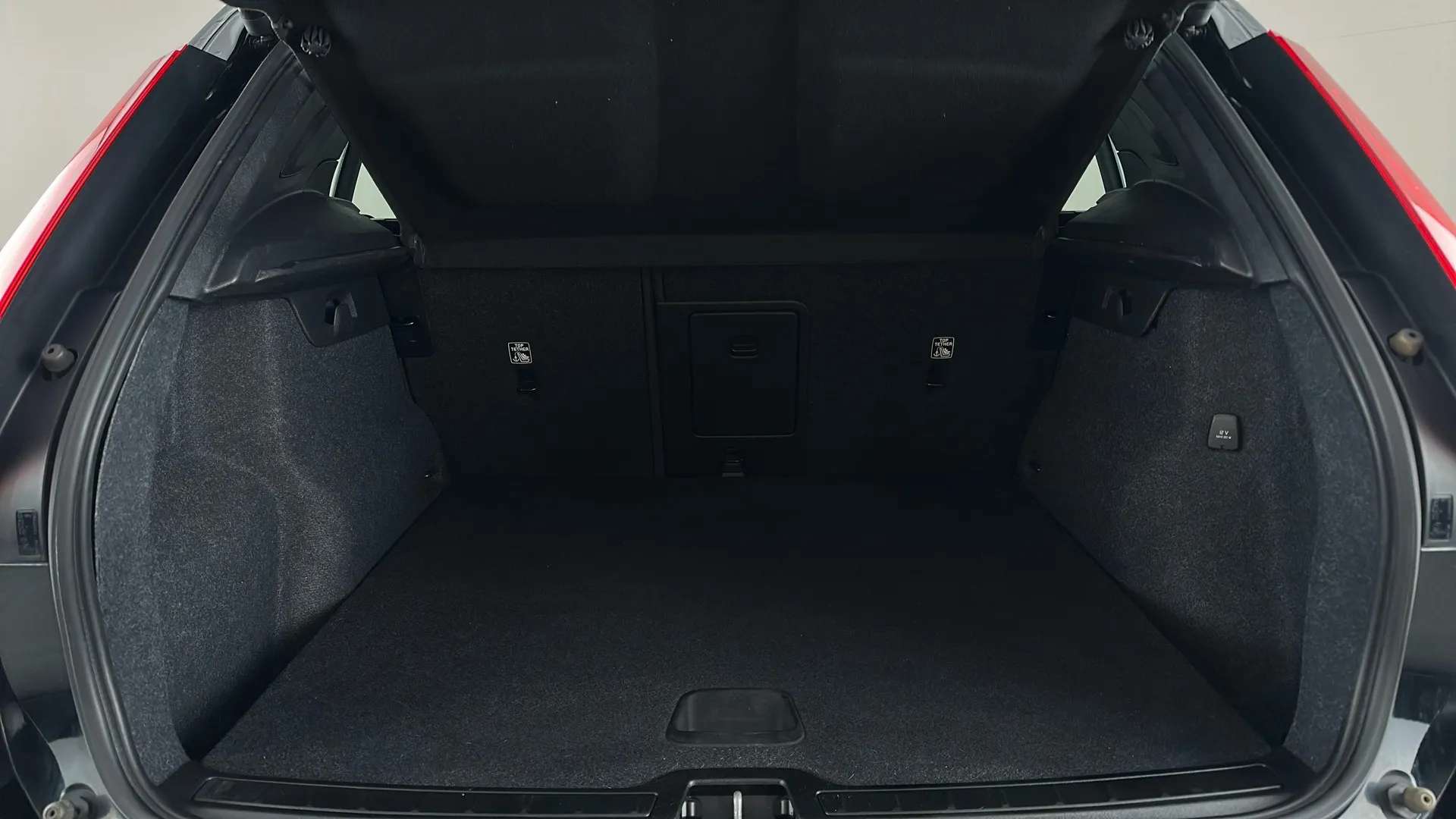 2022 VOLVO XC40 2022 VOLVO XC40