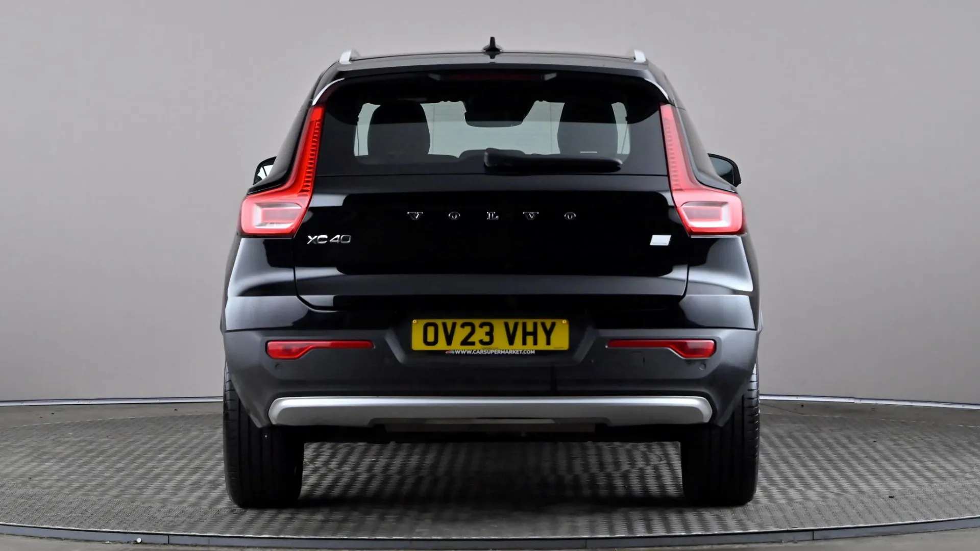 2023 VOLVO XC40 2023 VOLVO XC40