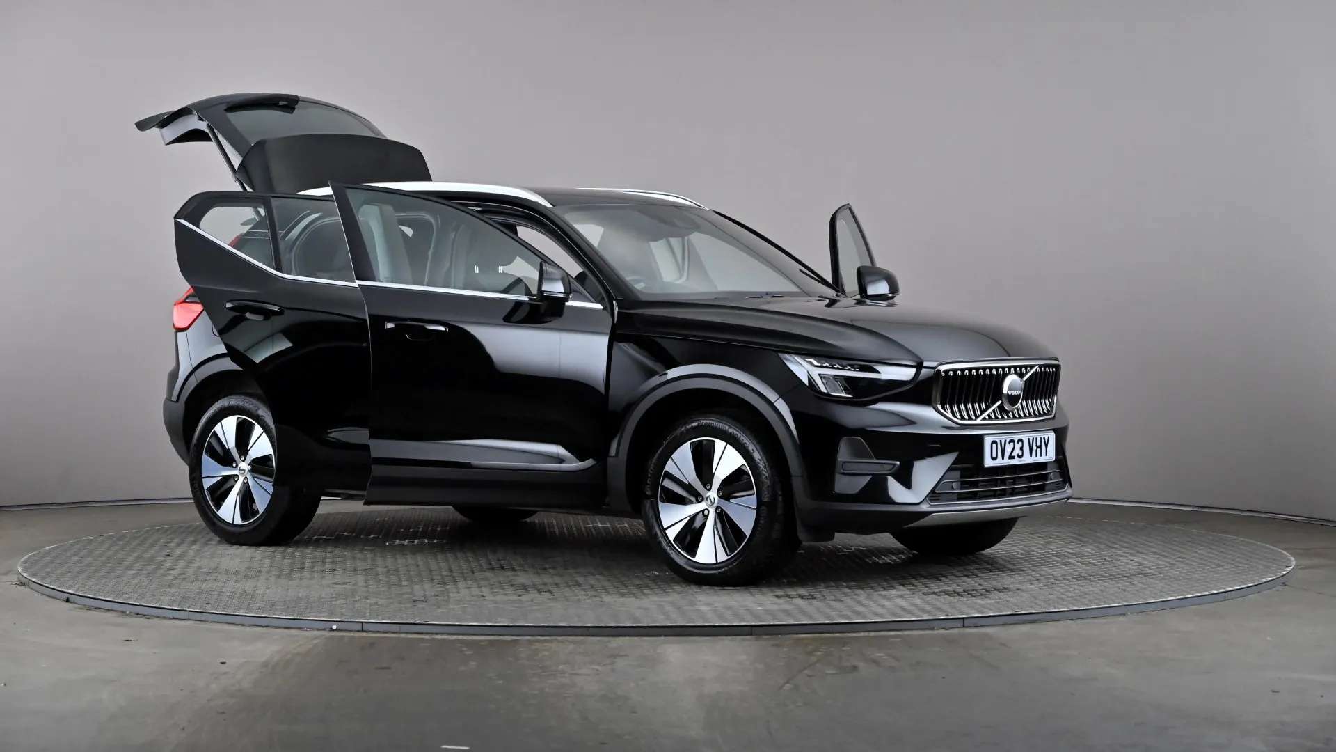 2023 VOLVO XC40 2023 VOLVO XC40