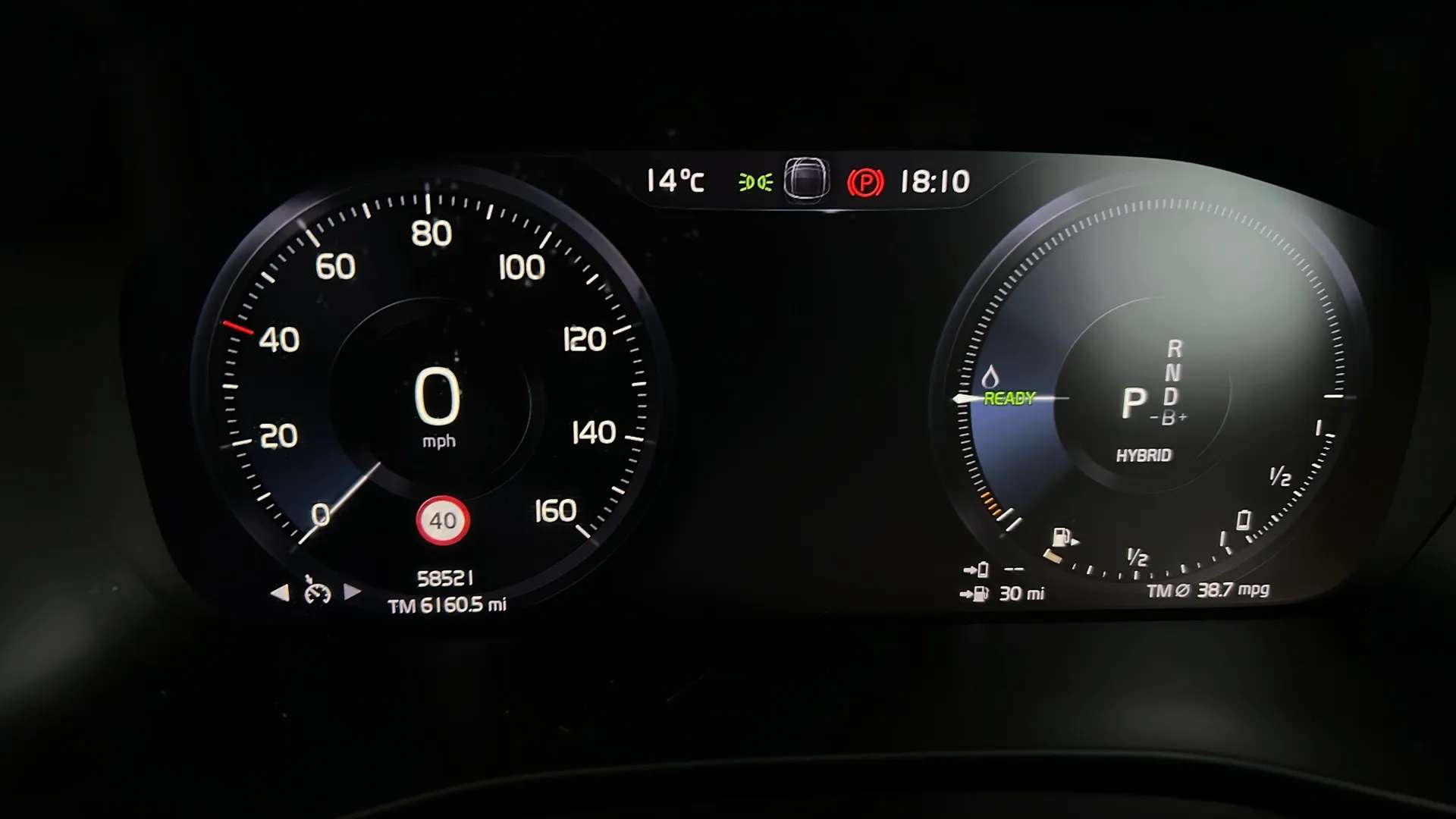 2023 VOLVO XC40 2023 VOLVO XC40