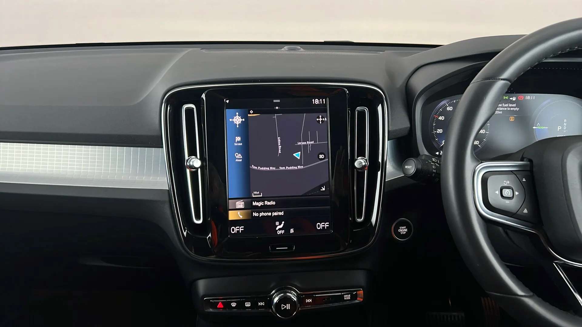 2023 VOLVO XC40 2023 VOLVO XC40
