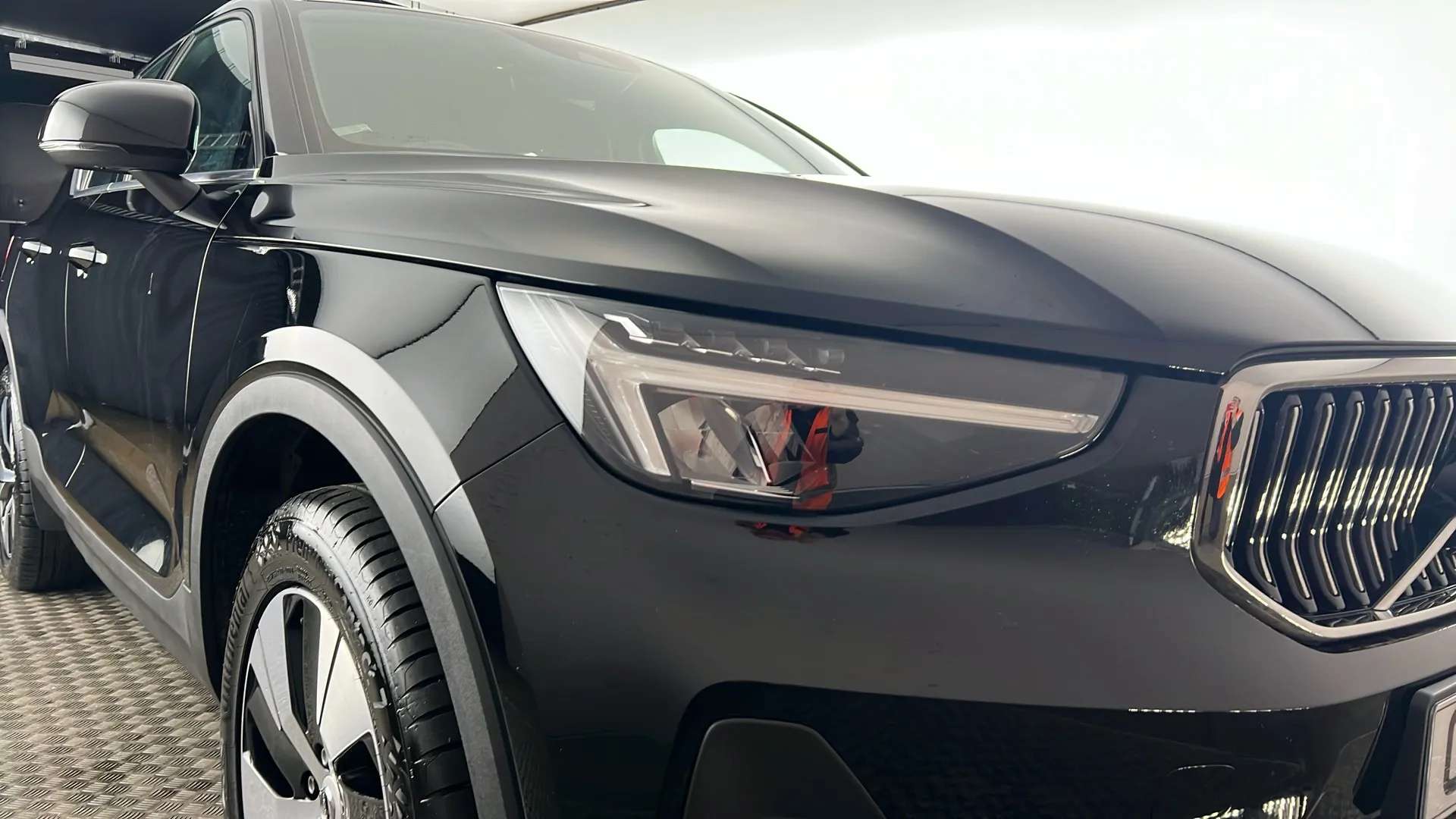 2023 VOLVO XC40 2023 VOLVO XC40