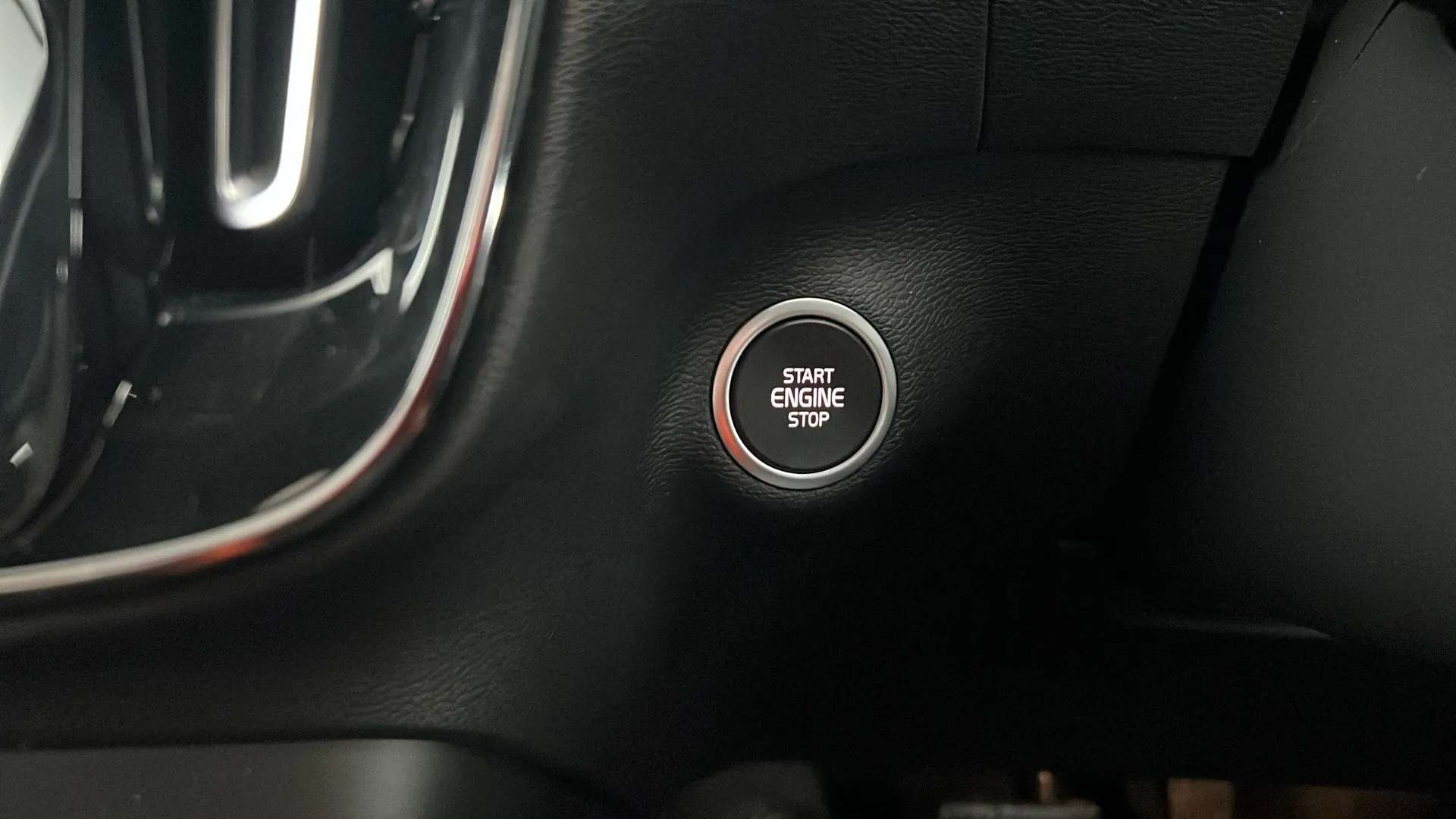 2023 VOLVO XC40 2023 VOLVO XC40
