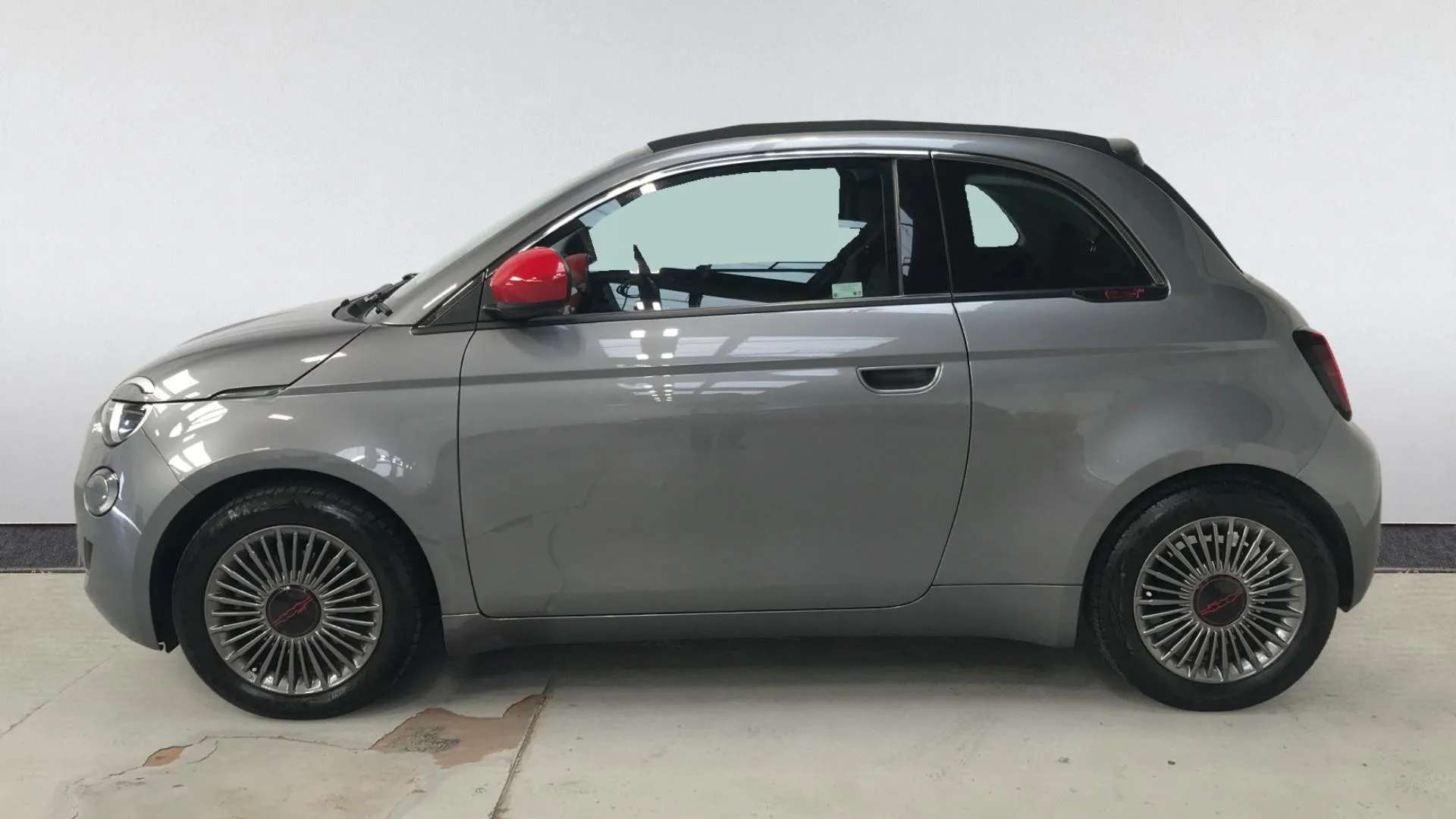 A 2022 FIAT 500 87kW Red 42kWh Auto A 2022 FIAT 500 87kW Red 42kWh Auto