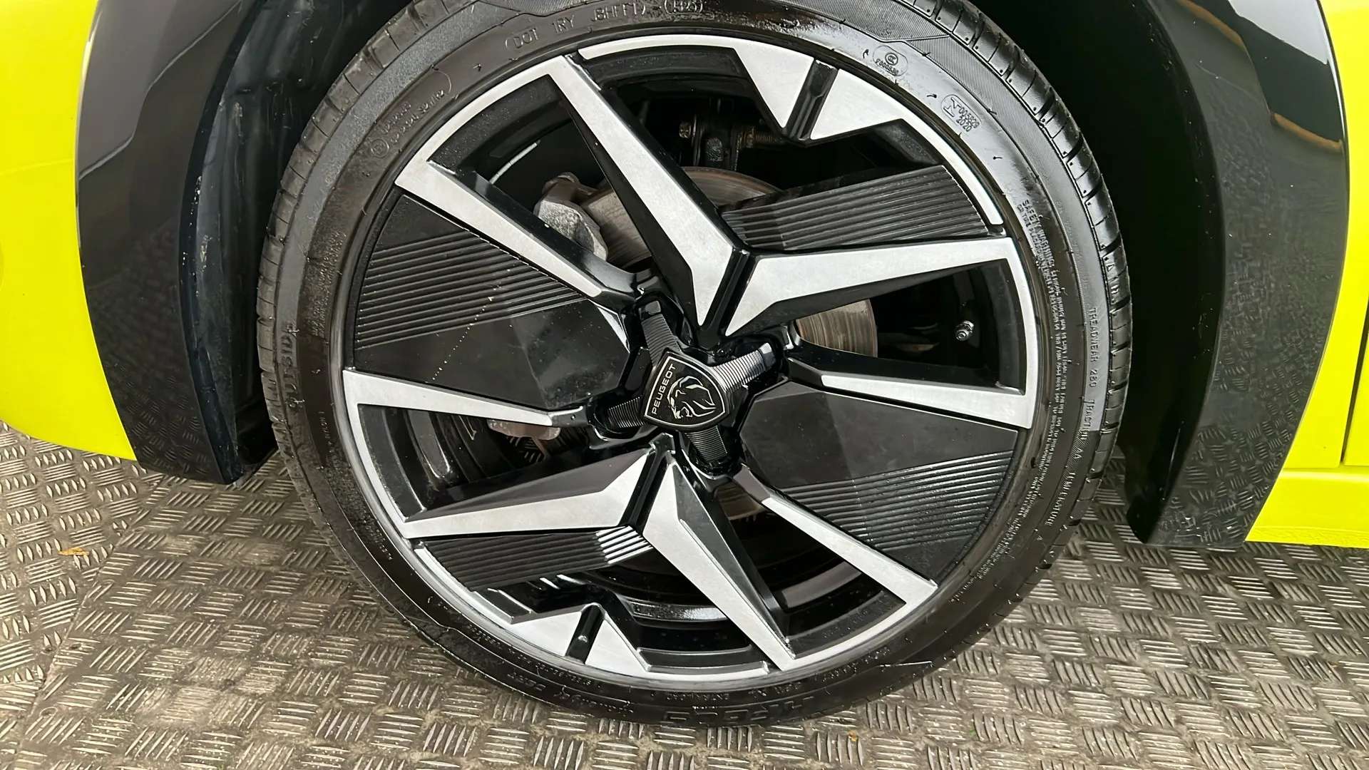 0 PEUGEOT 208 0 PEUGEOT 208